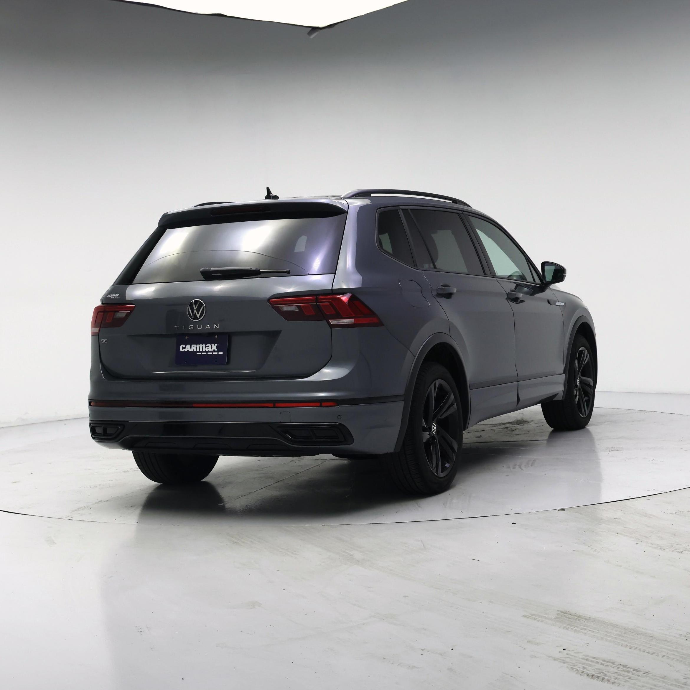 Thumbnail: 2023 Volkswagen Tiguan - 8