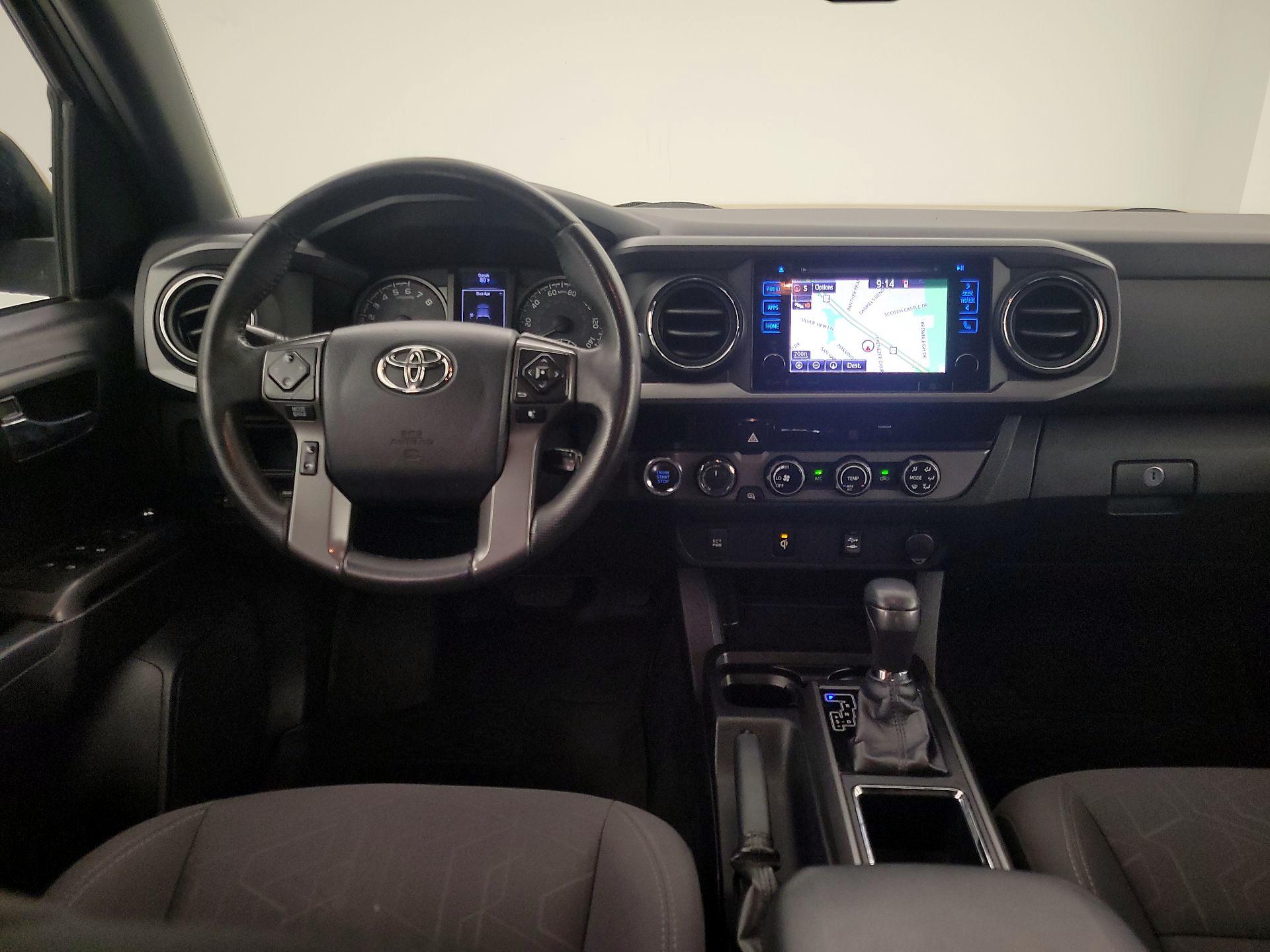 Thumbnail: 2017 Toyota Tacoma - 10