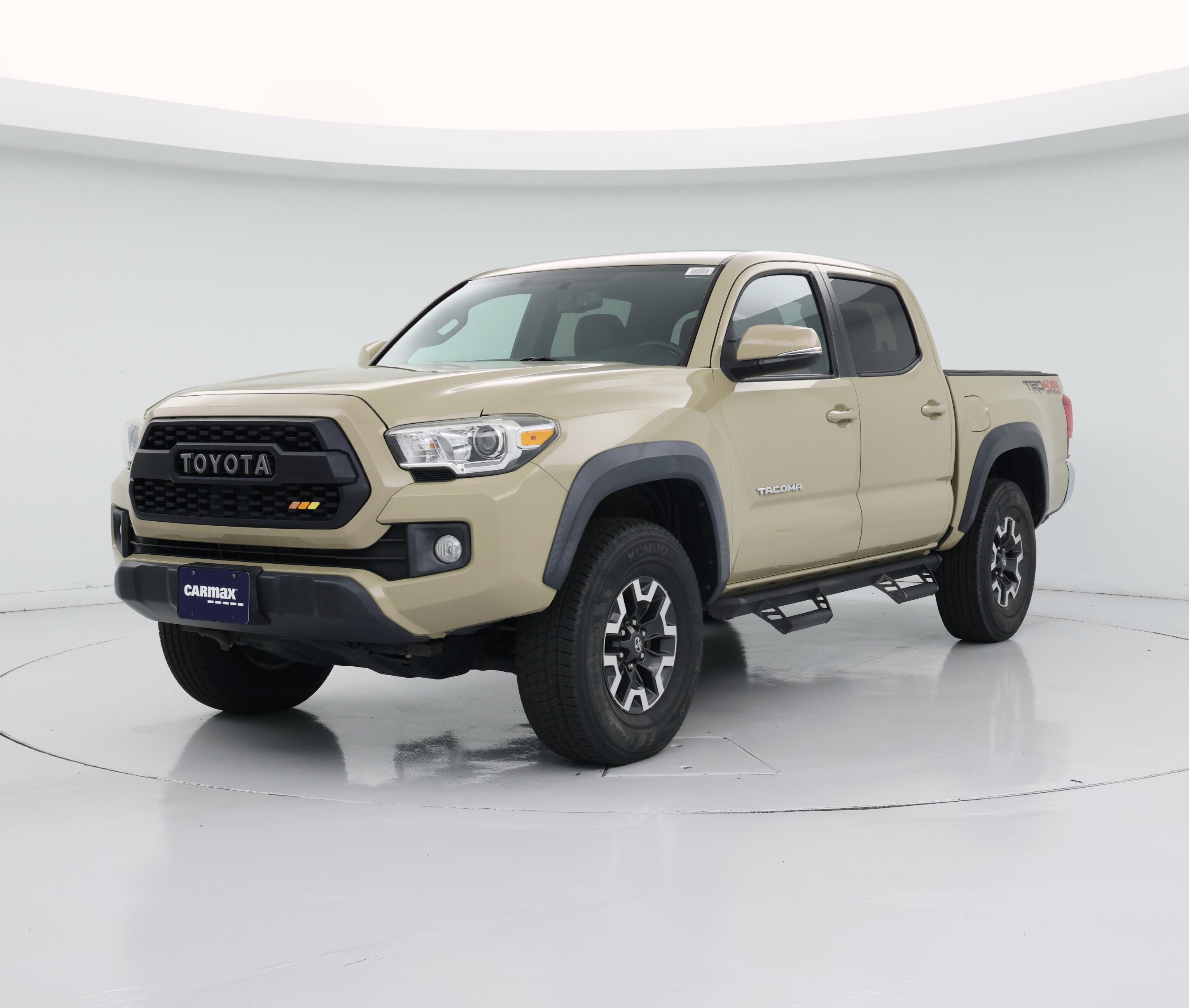 Thumbnail: 2017 Toyota Tacoma - 4