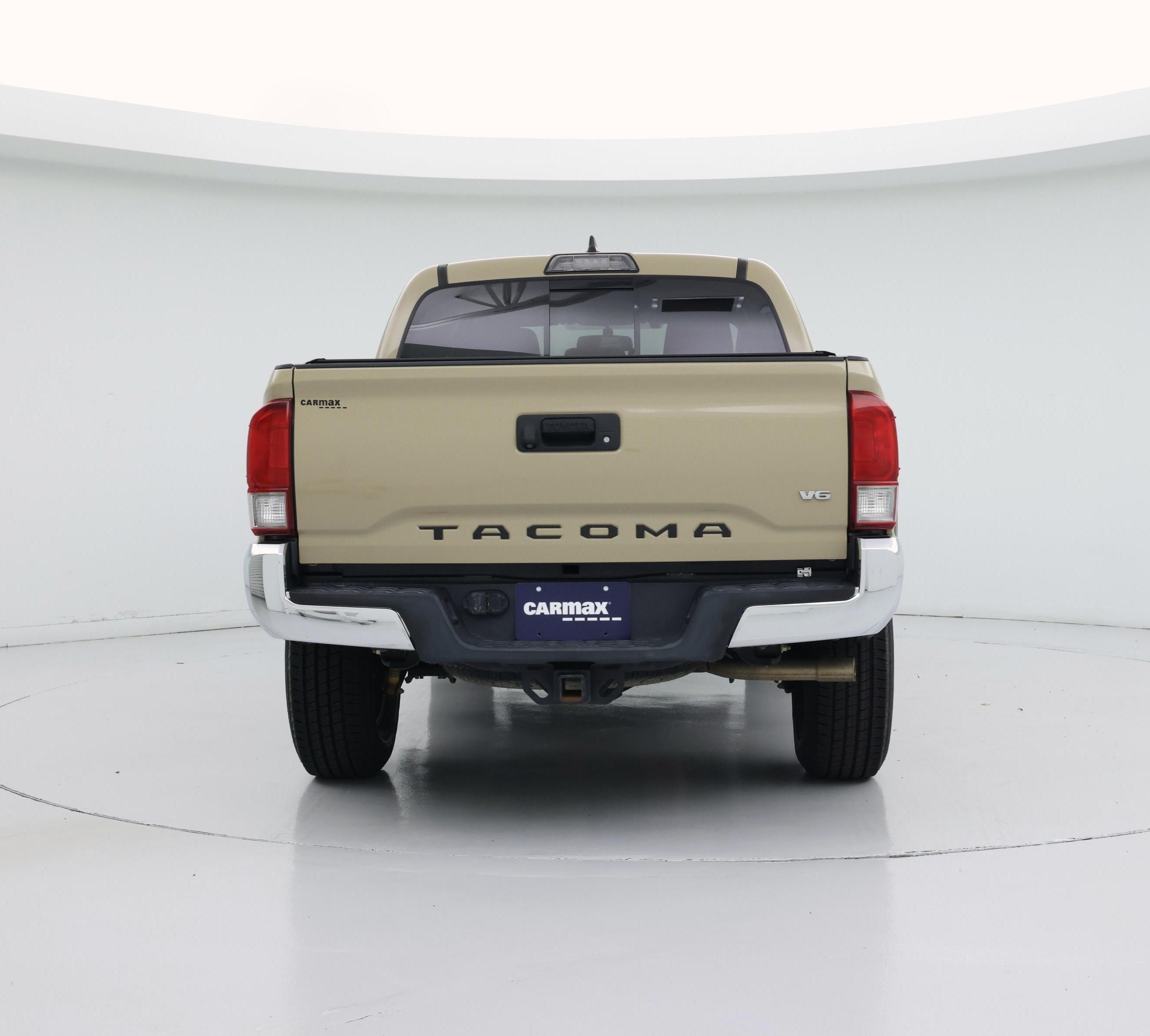 Thumbnail: 2017 Toyota Tacoma - 6