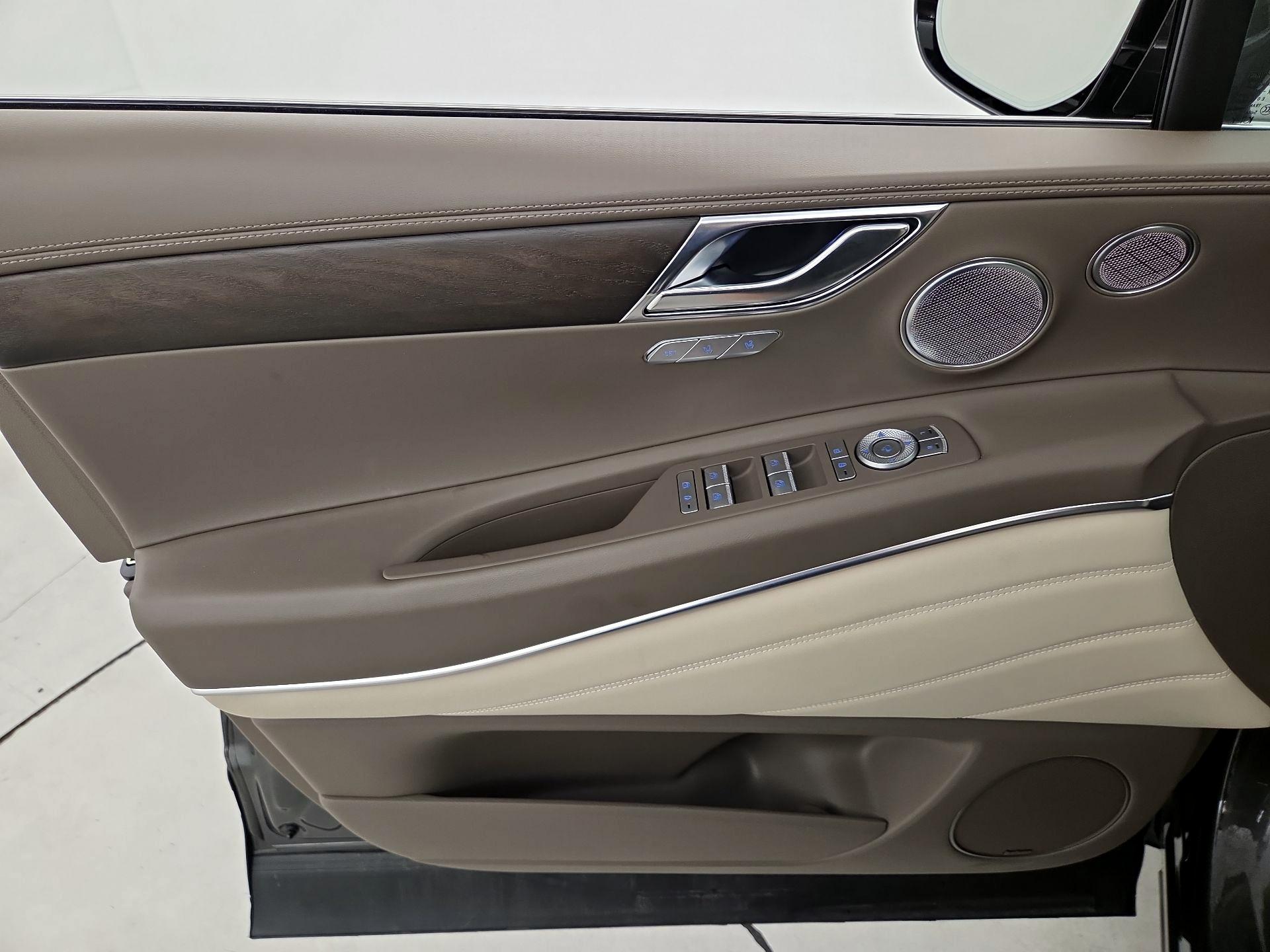 Thumbnail: 2024 Genesis GV80 - 12