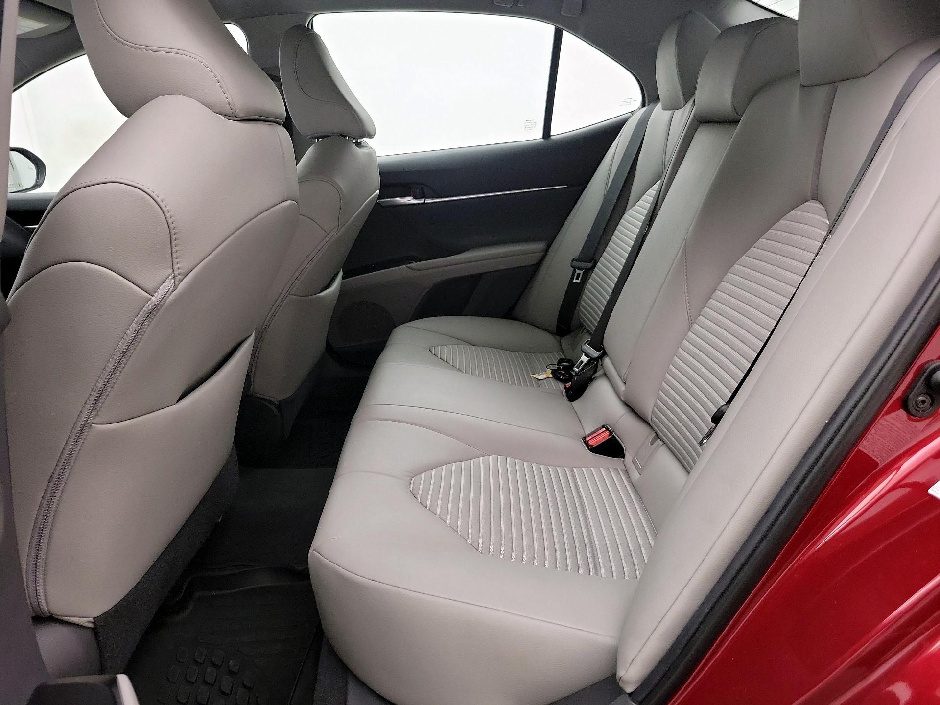 Thumbnail: 2018 Toyota Camry - 19