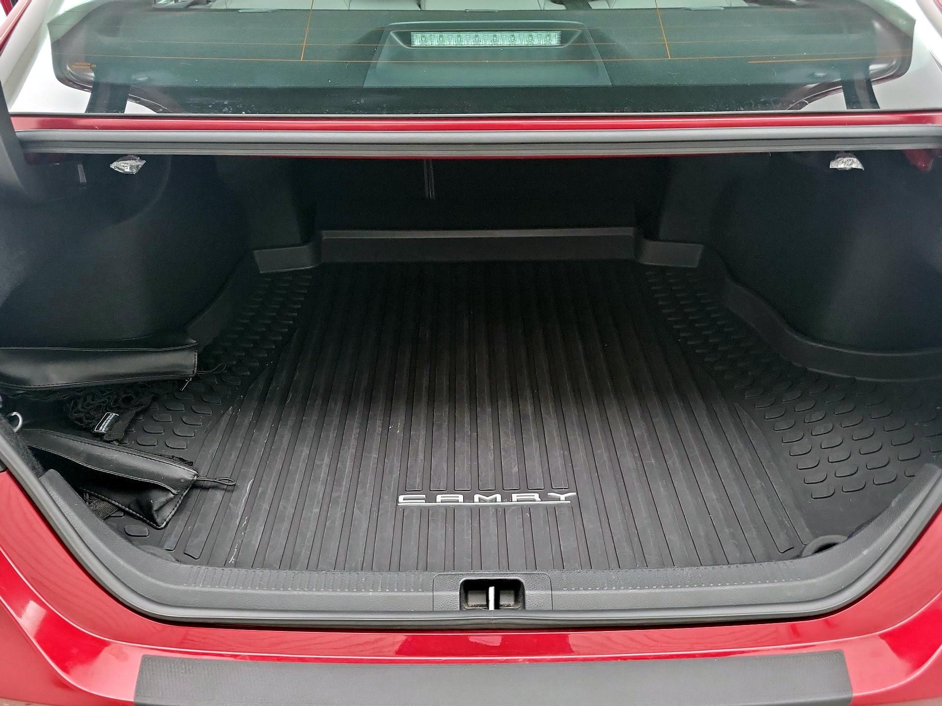 Thumbnail: 2018 Toyota Camry - 20