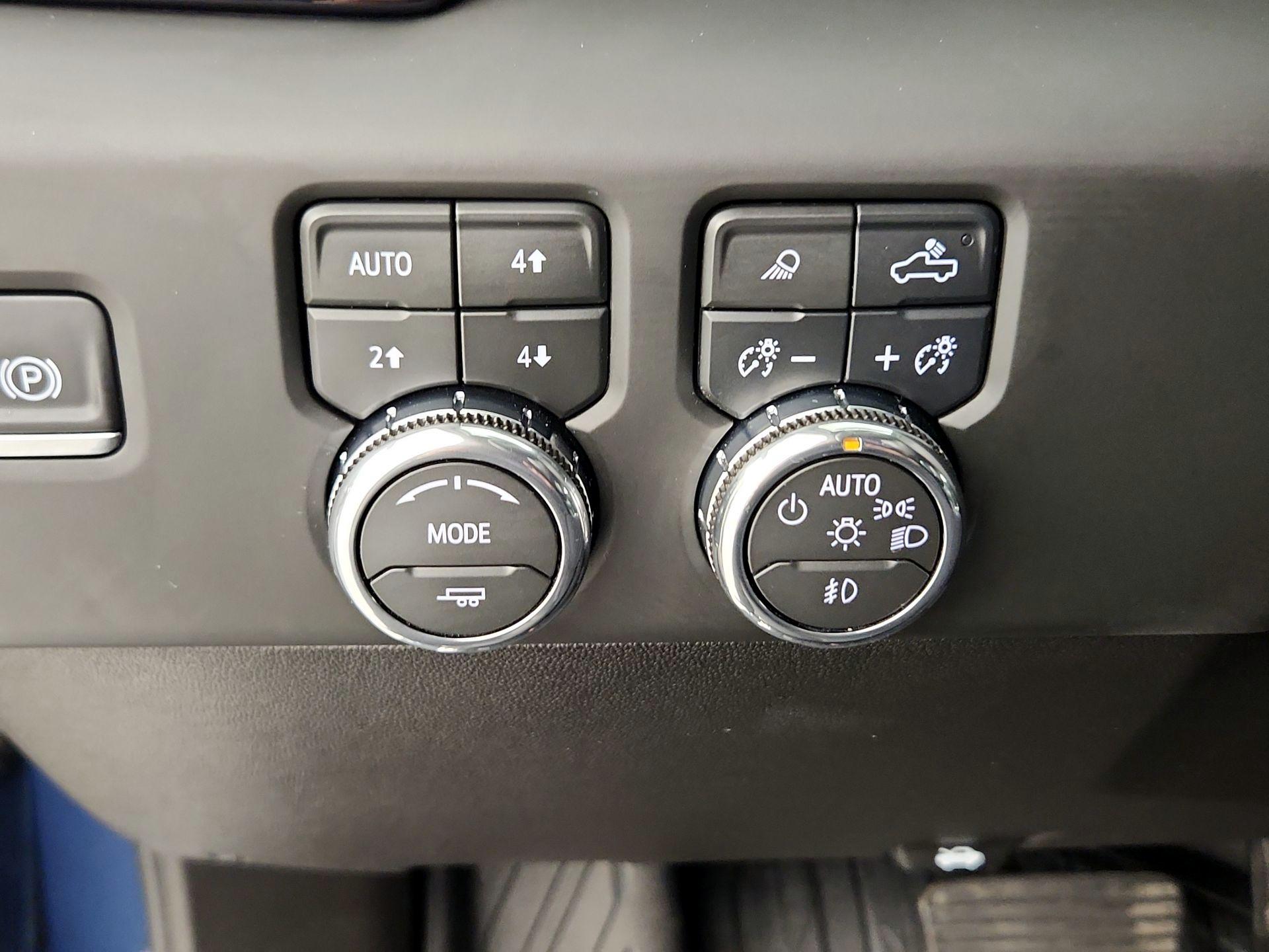 Thumbnail: 2026 GMC Sierra 3500 - 13