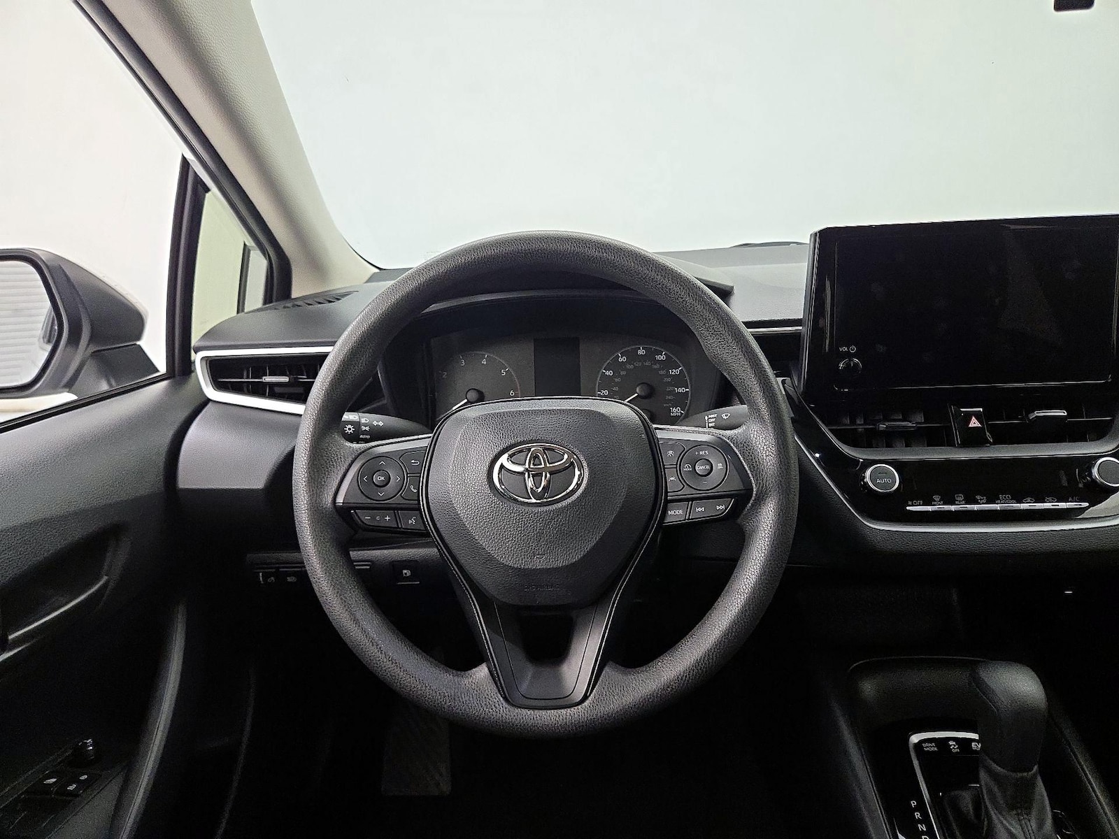 2024 Toyota Corolla LE - Photo 11