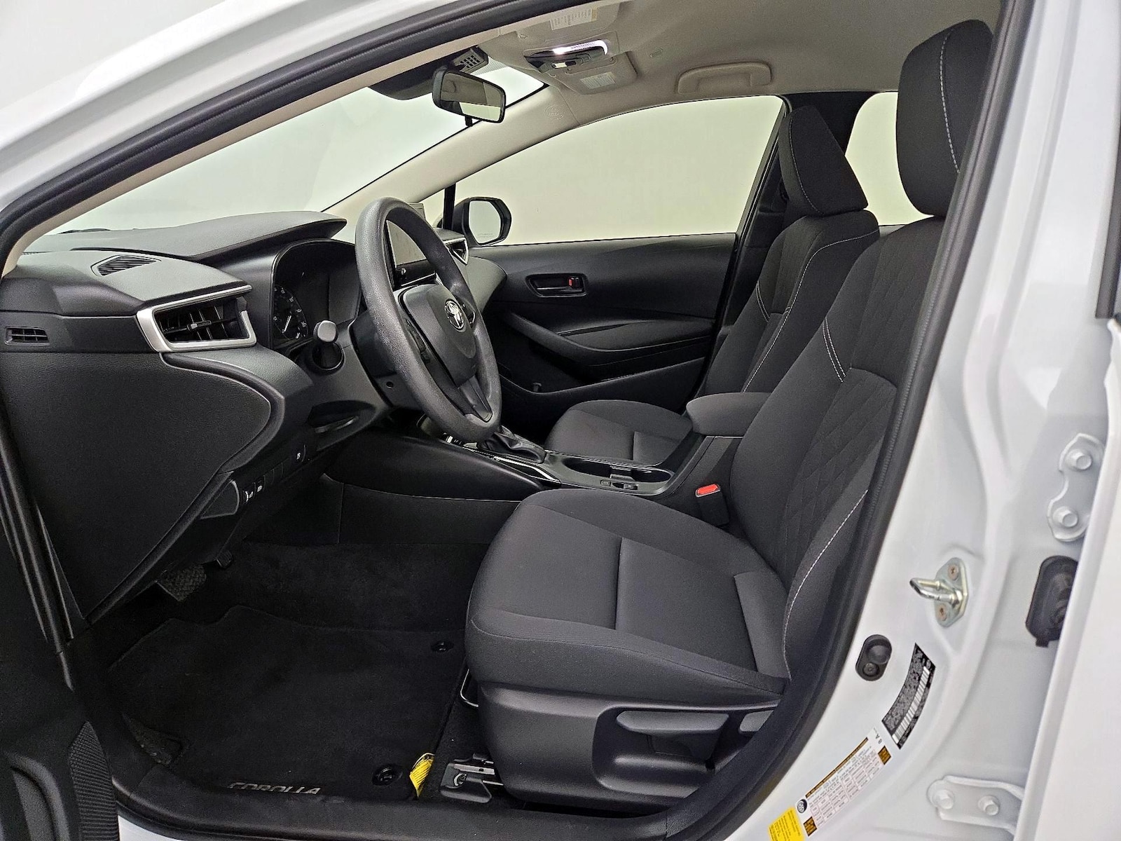 2024 Toyota Corolla LE - Photo 12