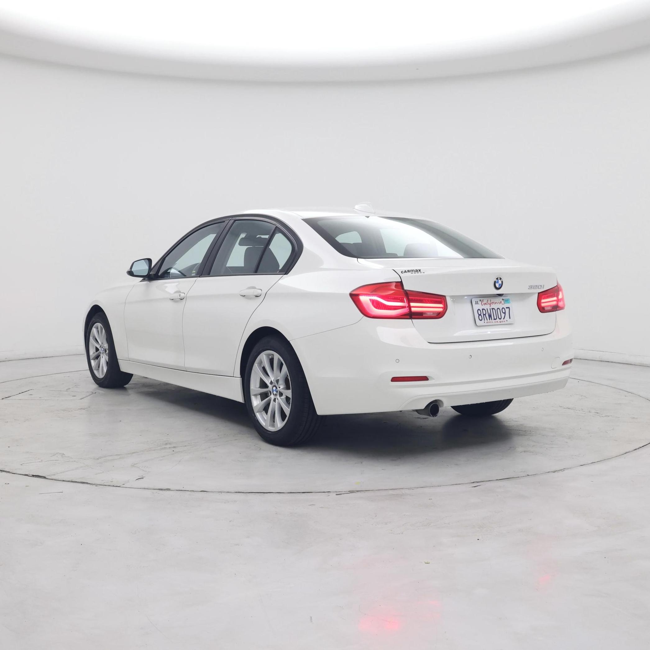 Thumbnail: 2017 BMW 3 Series - 2