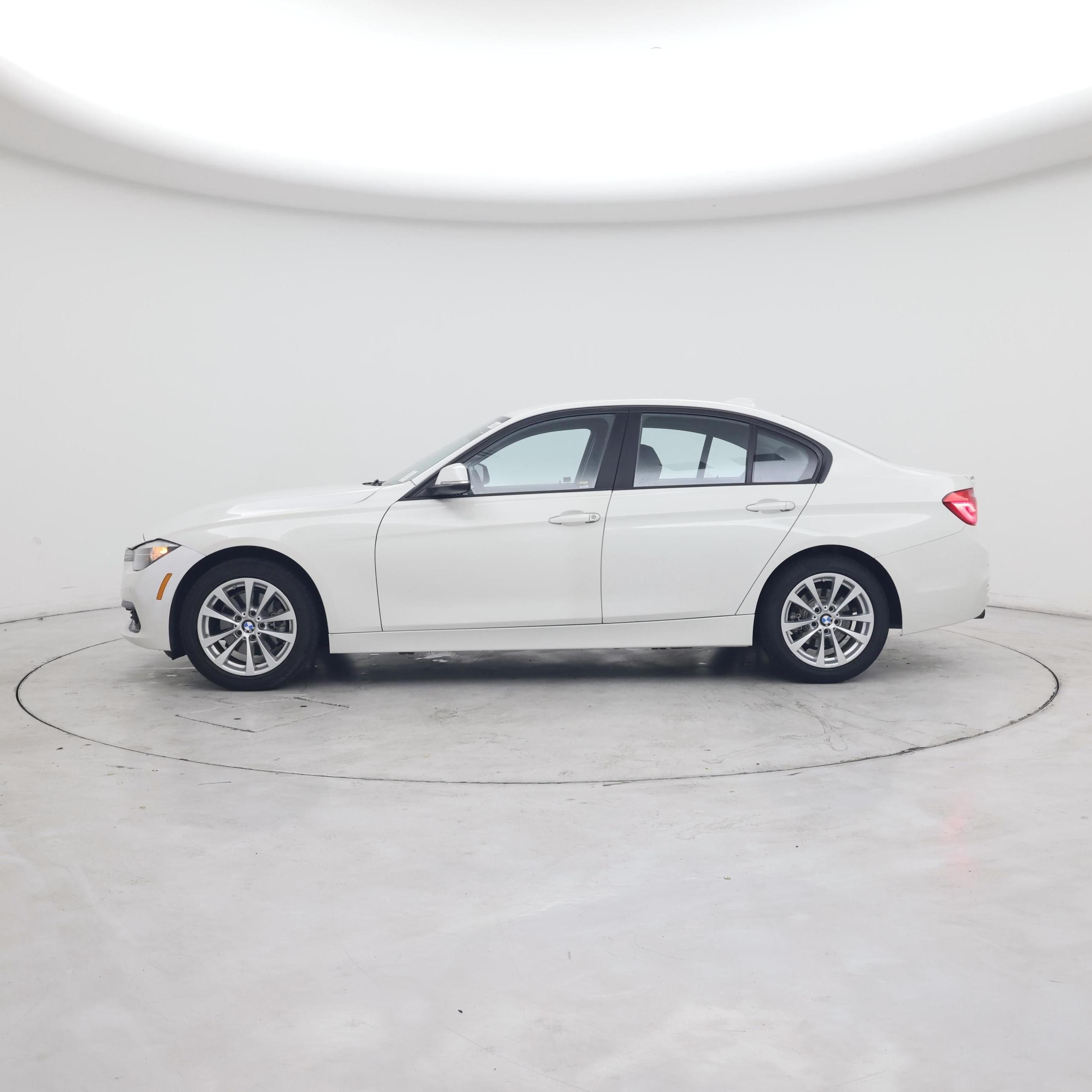Thumbnail: 2017 BMW 3 Series - 3
