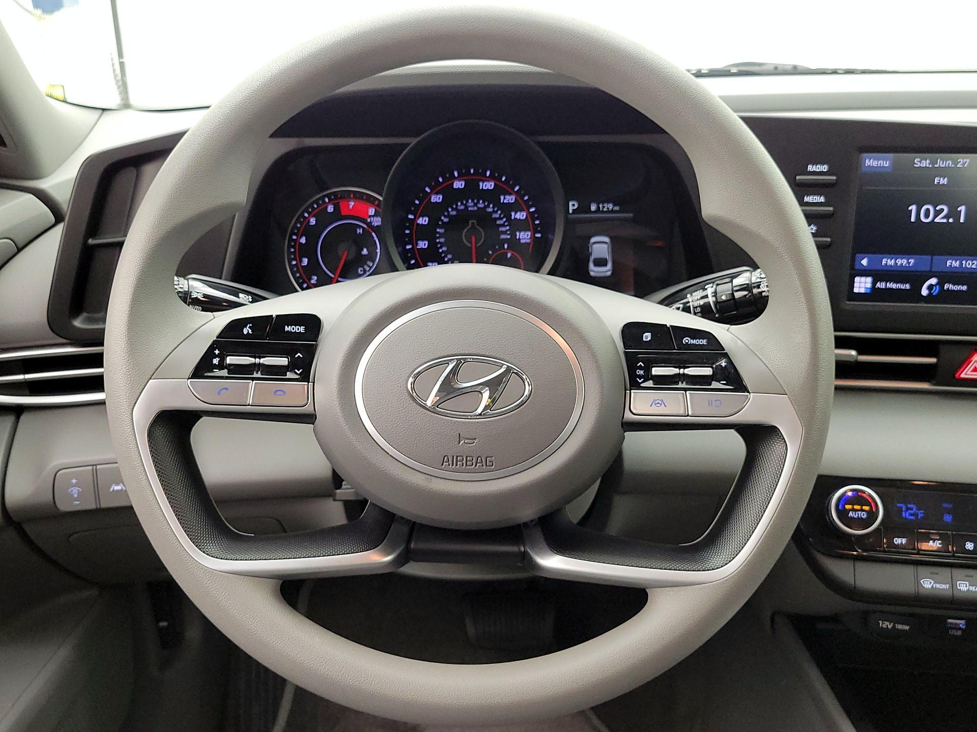 Thumbnail: 2023 Hyundai Elantra - 10