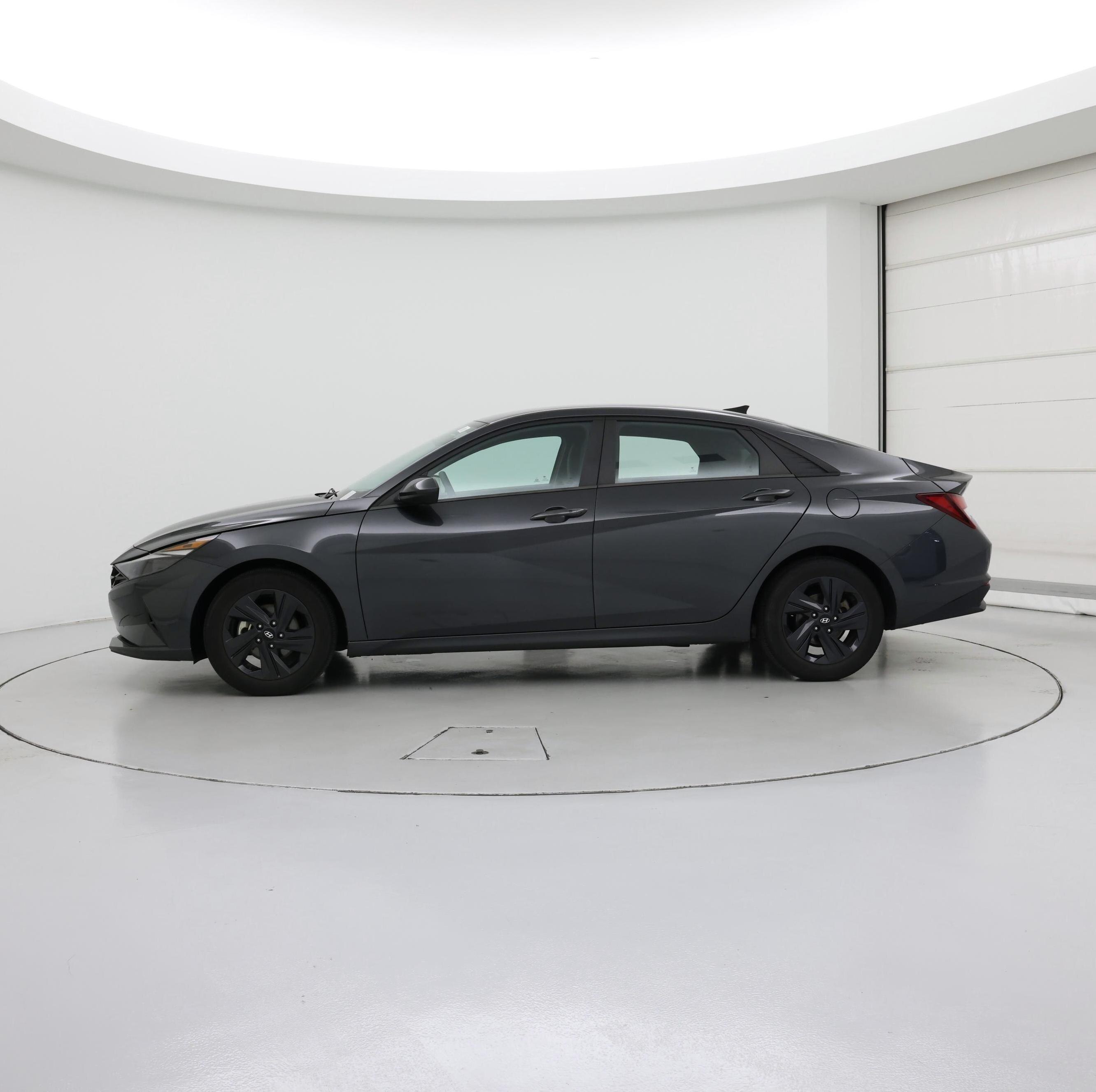Thumbnail: 2023 Hyundai Elantra - 3