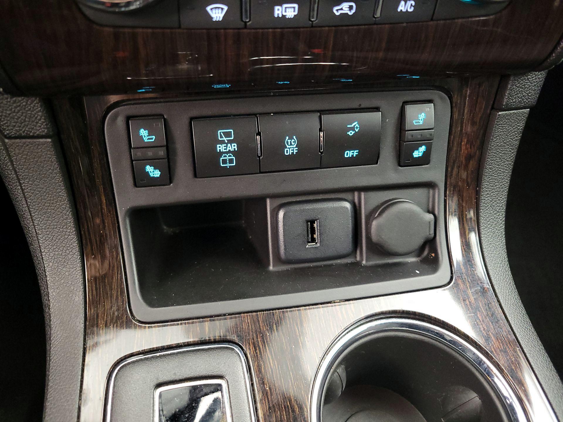 Thumbnail: 2016 Chevrolet Traverse - 18