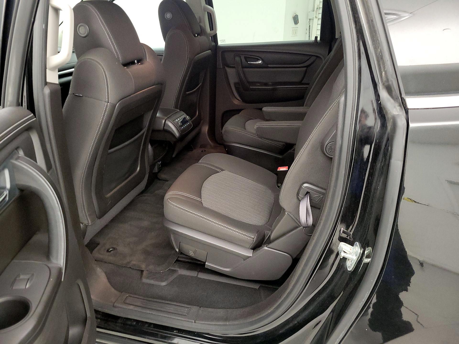Thumbnail: 2016 Chevrolet Traverse - 19