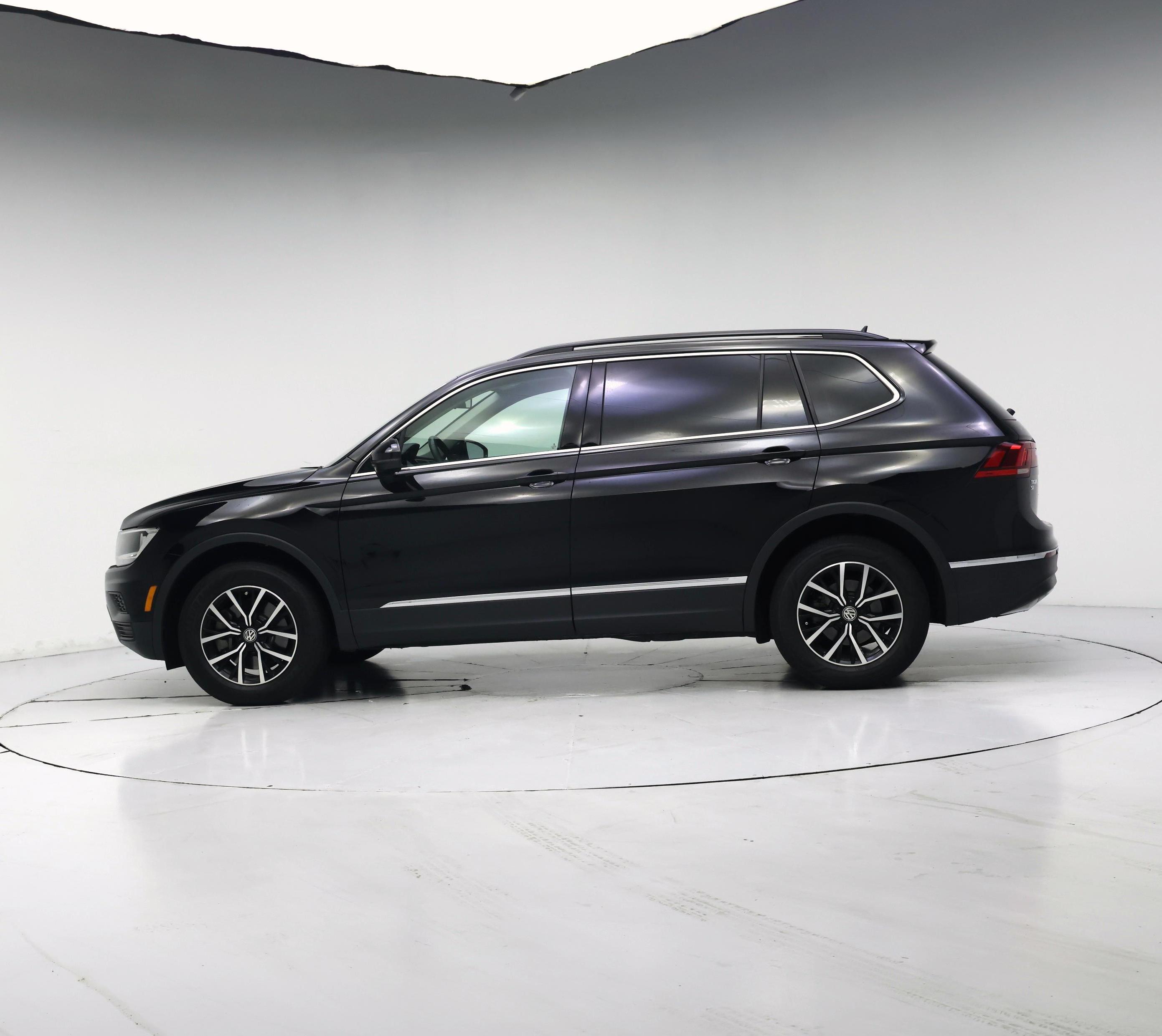 Thumbnail: 2021 Volkswagen Tiguan - 3