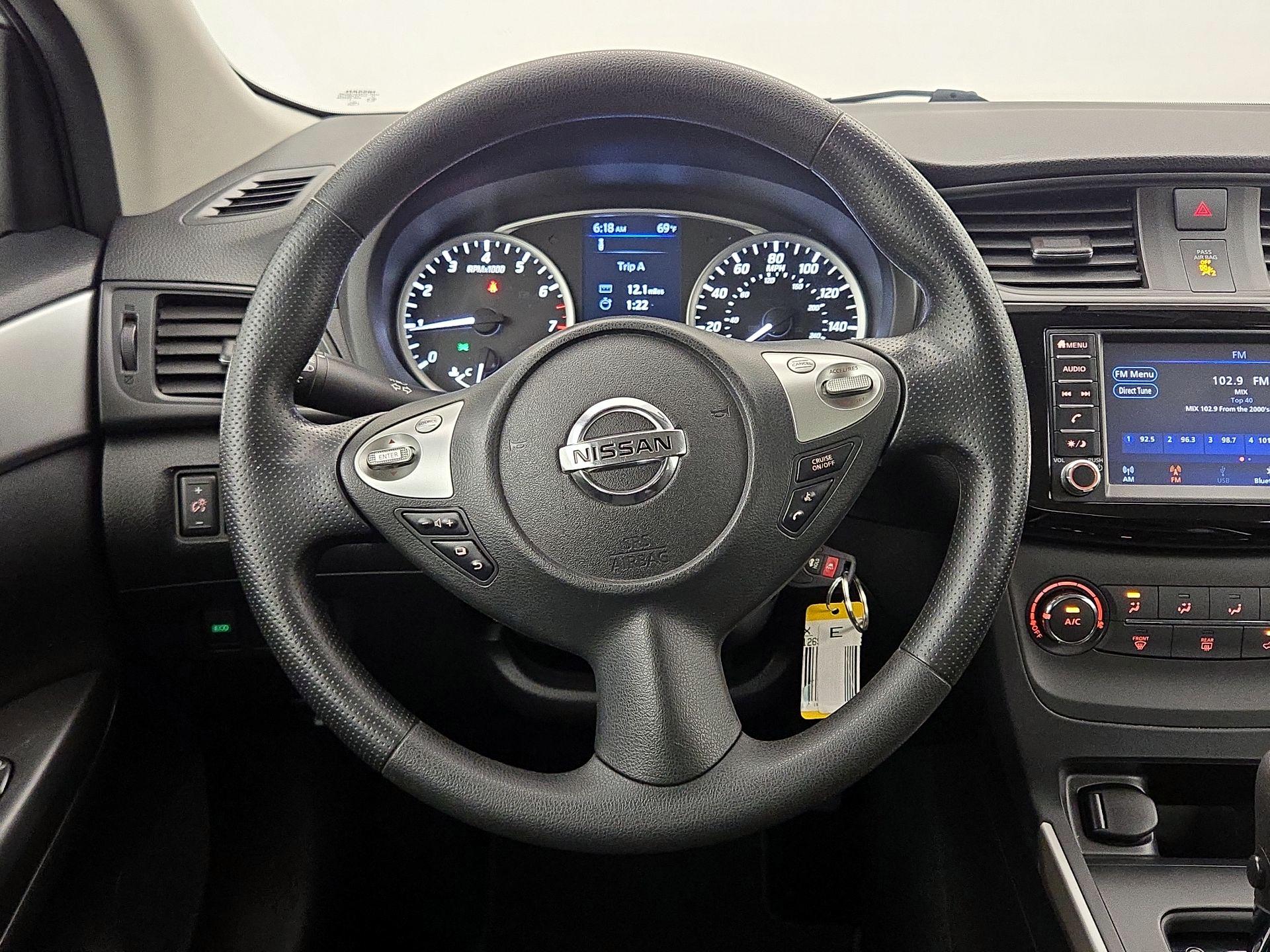 Thumbnail: 2019 Nissan Sentra - 10