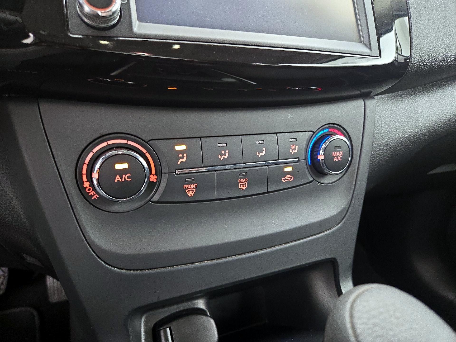Thumbnail: 2019 Nissan Sentra - 16