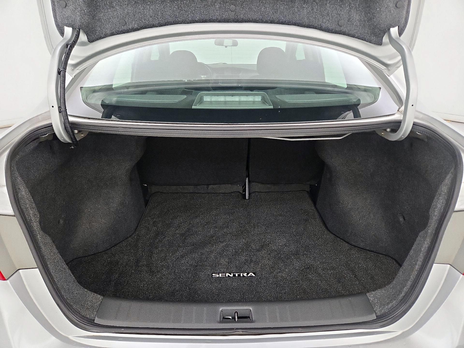 Thumbnail: 2019 Nissan Sentra - 19