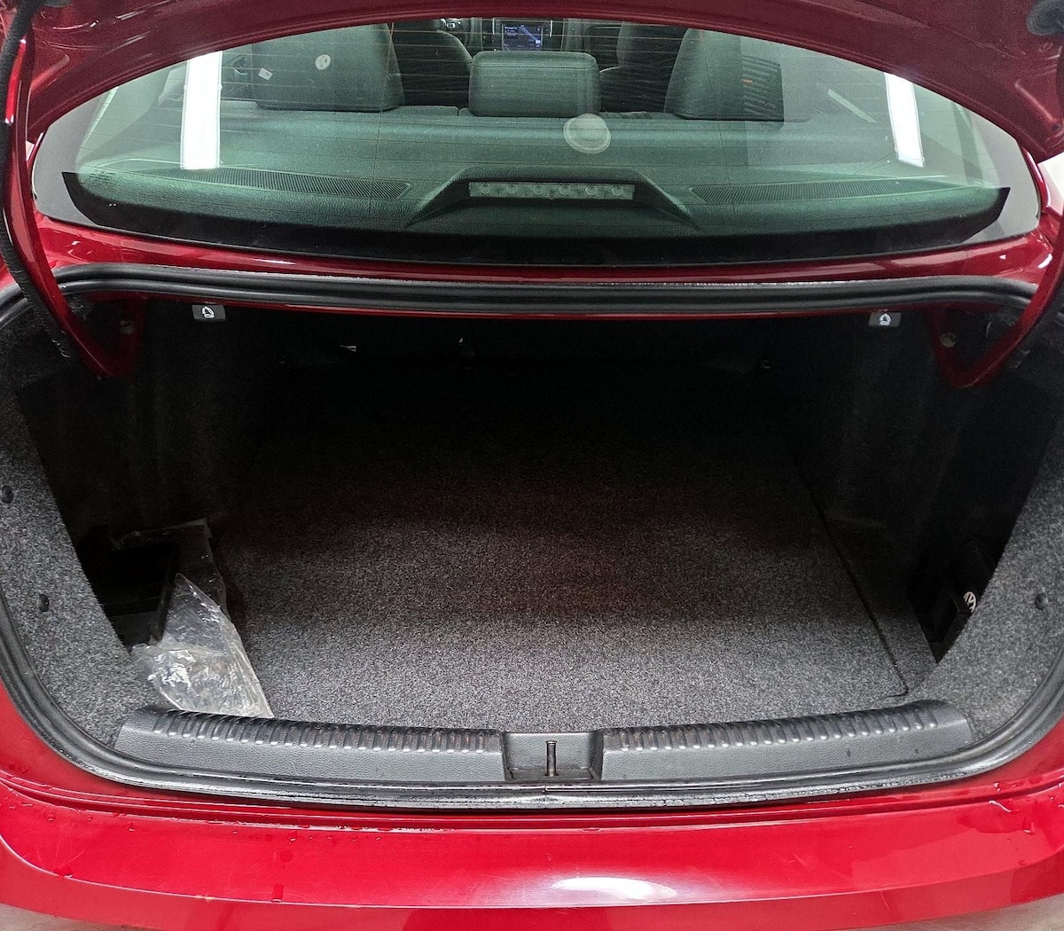 Trunk/Cargo (Seats Up)