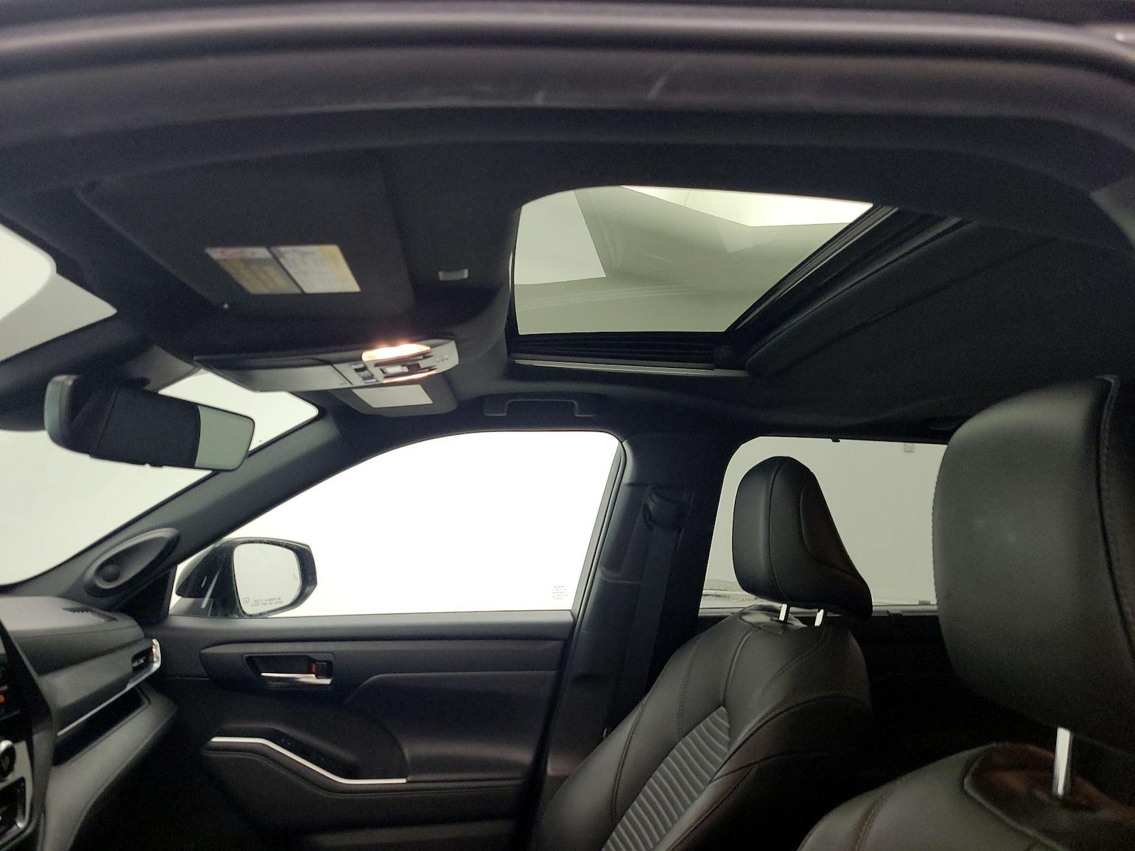 Sunroof(s) & Overhead Airbags
