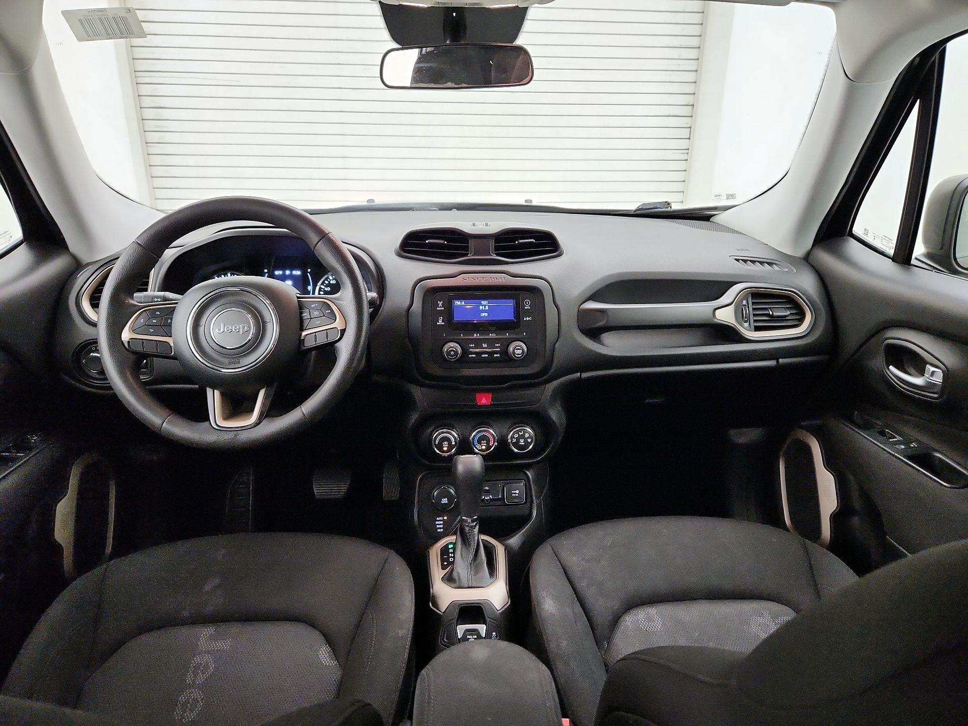 Thumbnail: 2017 Jeep Renegade - 9