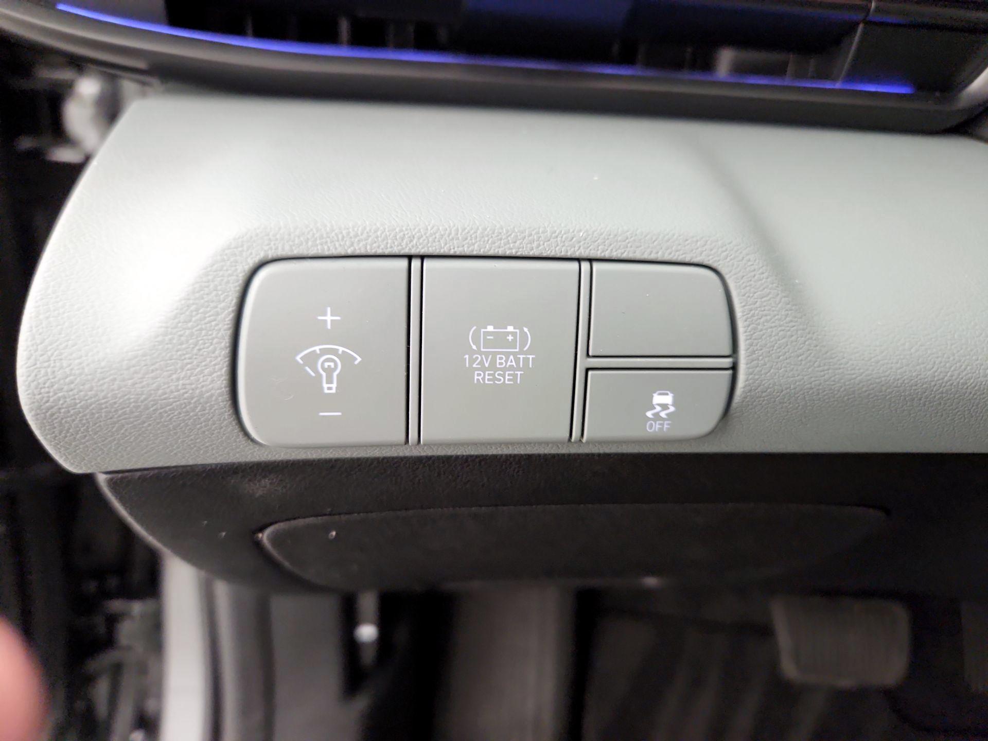 Thumbnail: 2025 Hyundai Elantra - 13