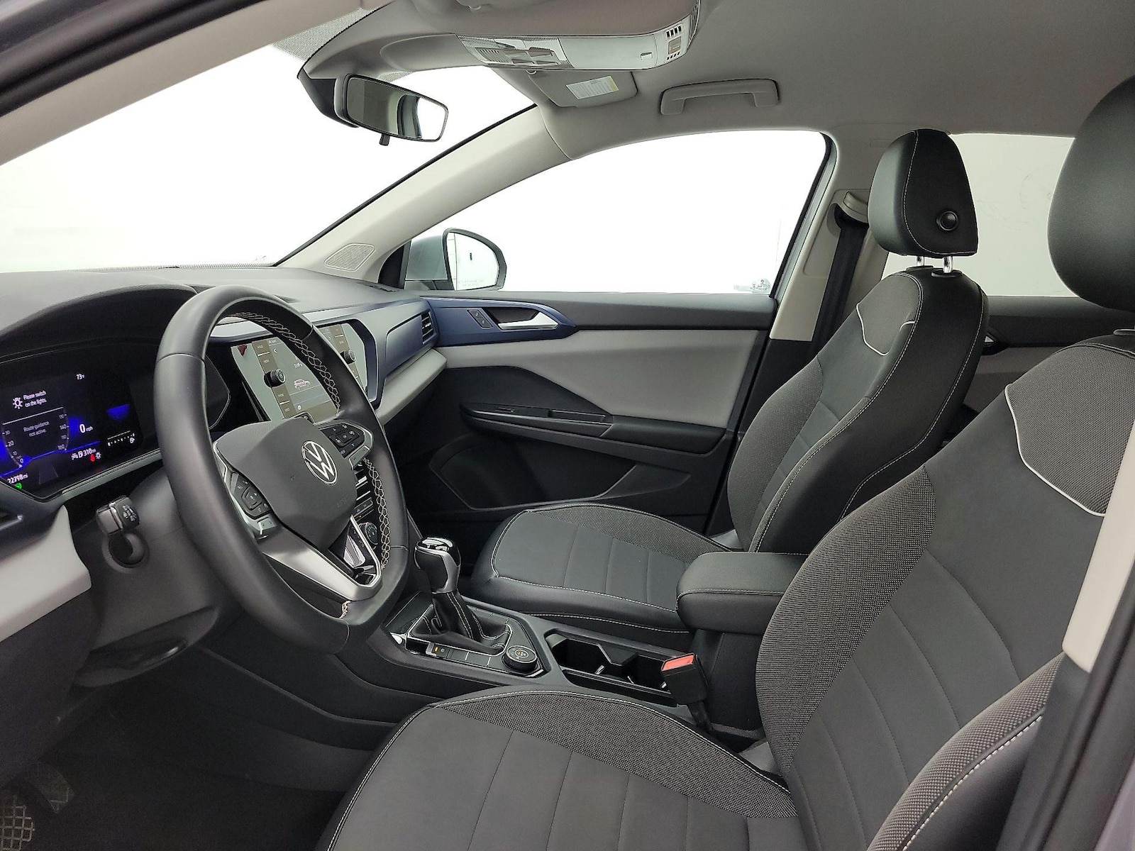 2023 Volkswagen Taos SE - Photo 12