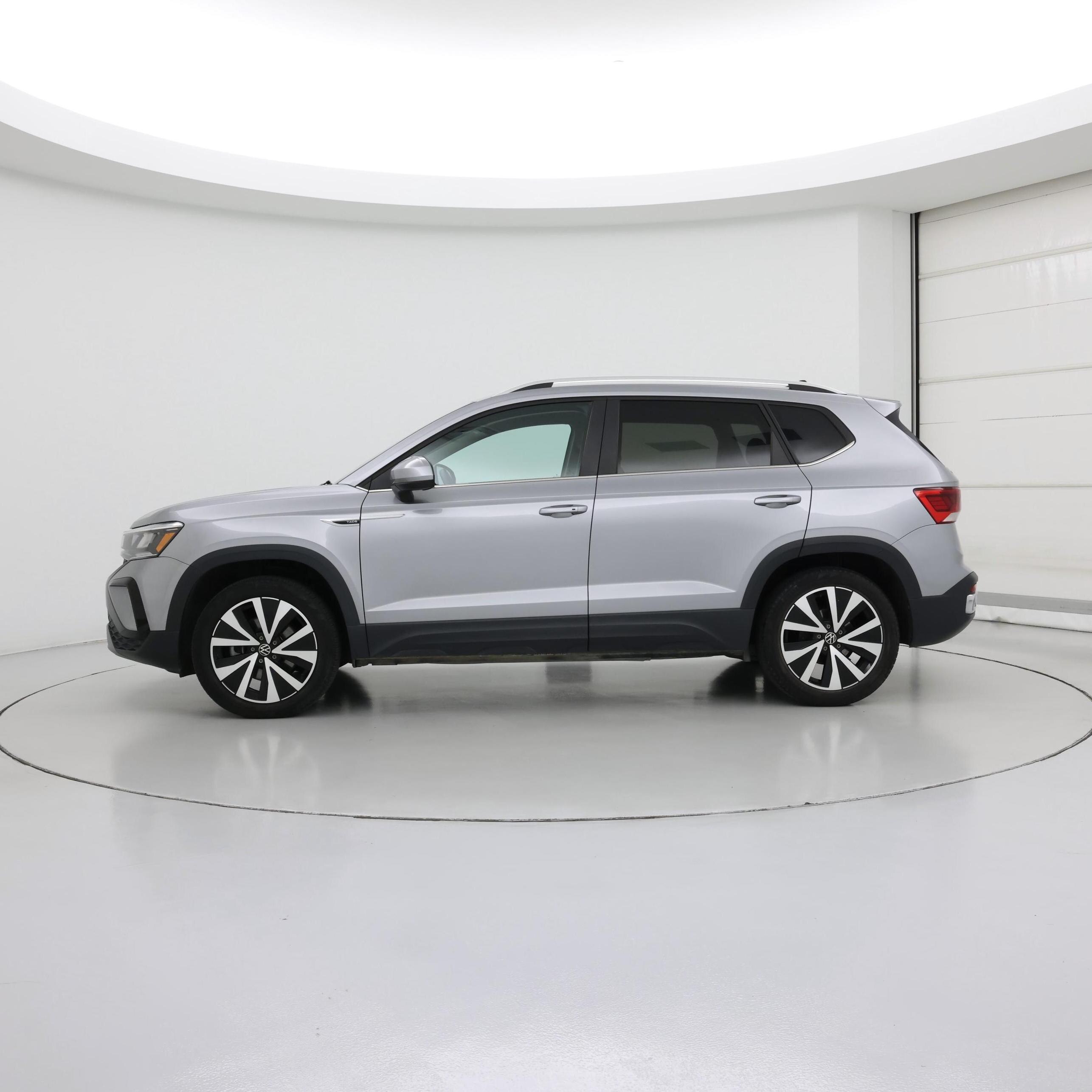 Thumbnail: 2023 Volkswagen Taos - 3