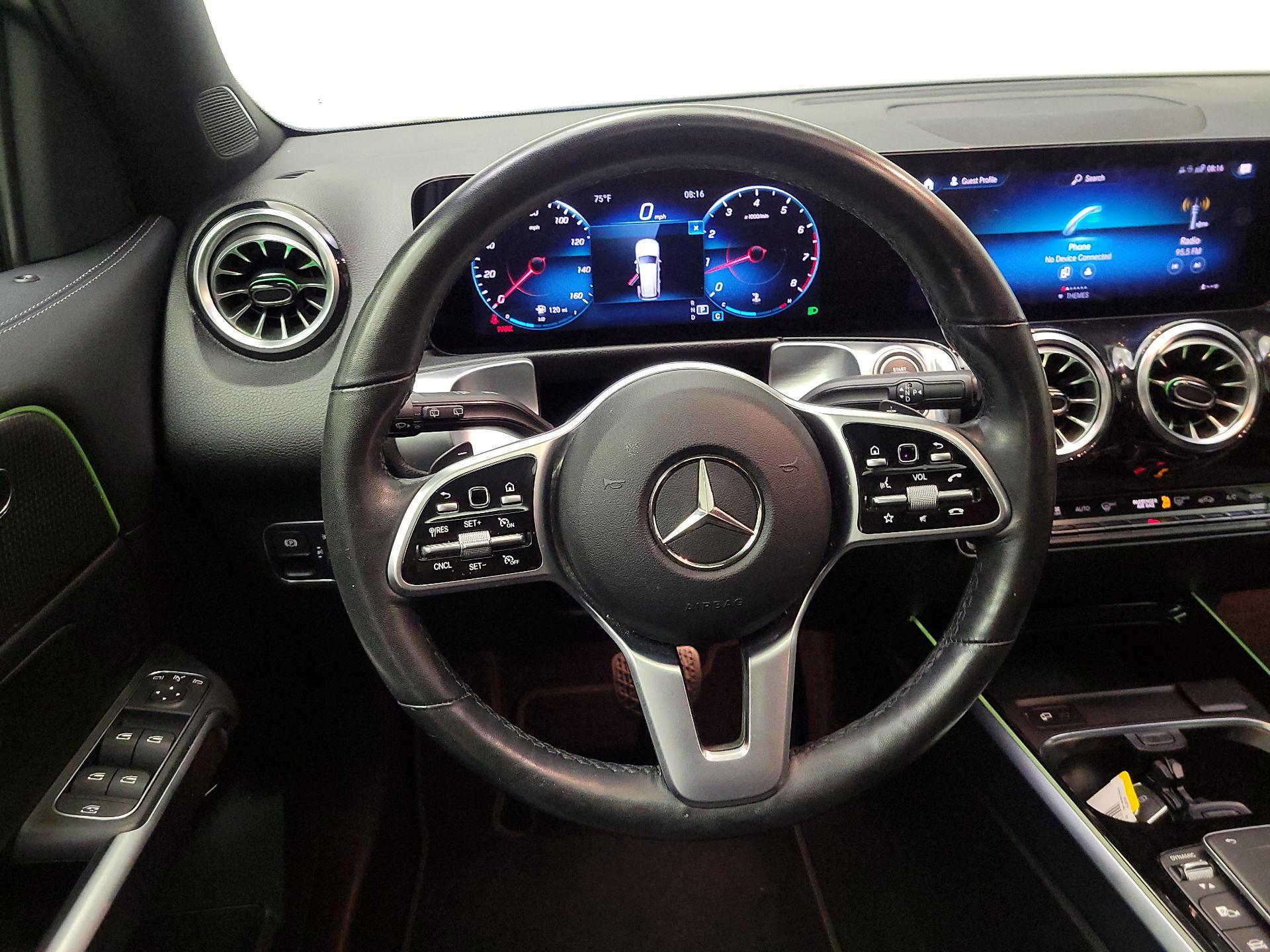 Thumbnail: 2022 Mercedes-Benz GLB - 10