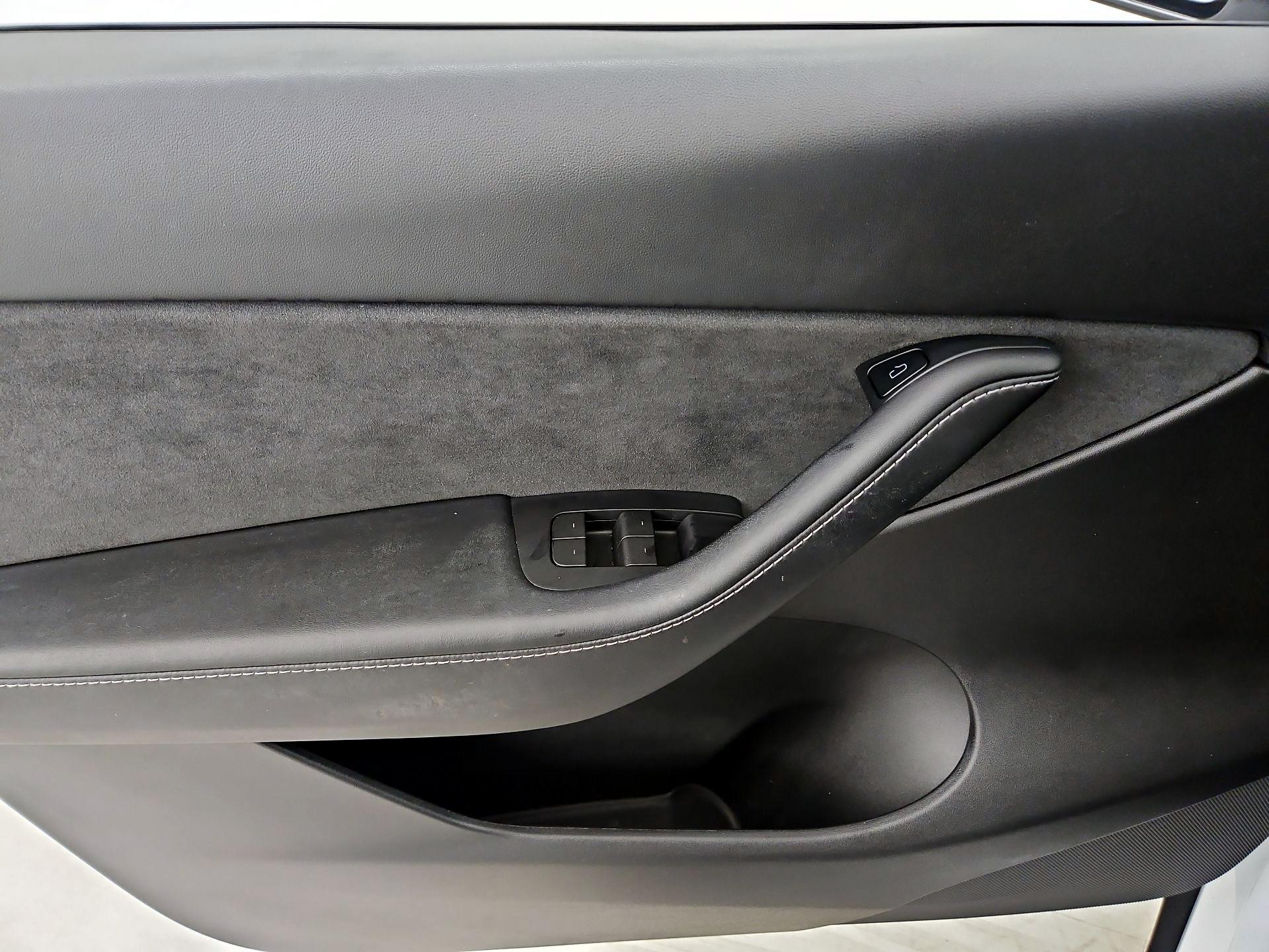 Thumbnail: 2022 Tesla Model Y - 12