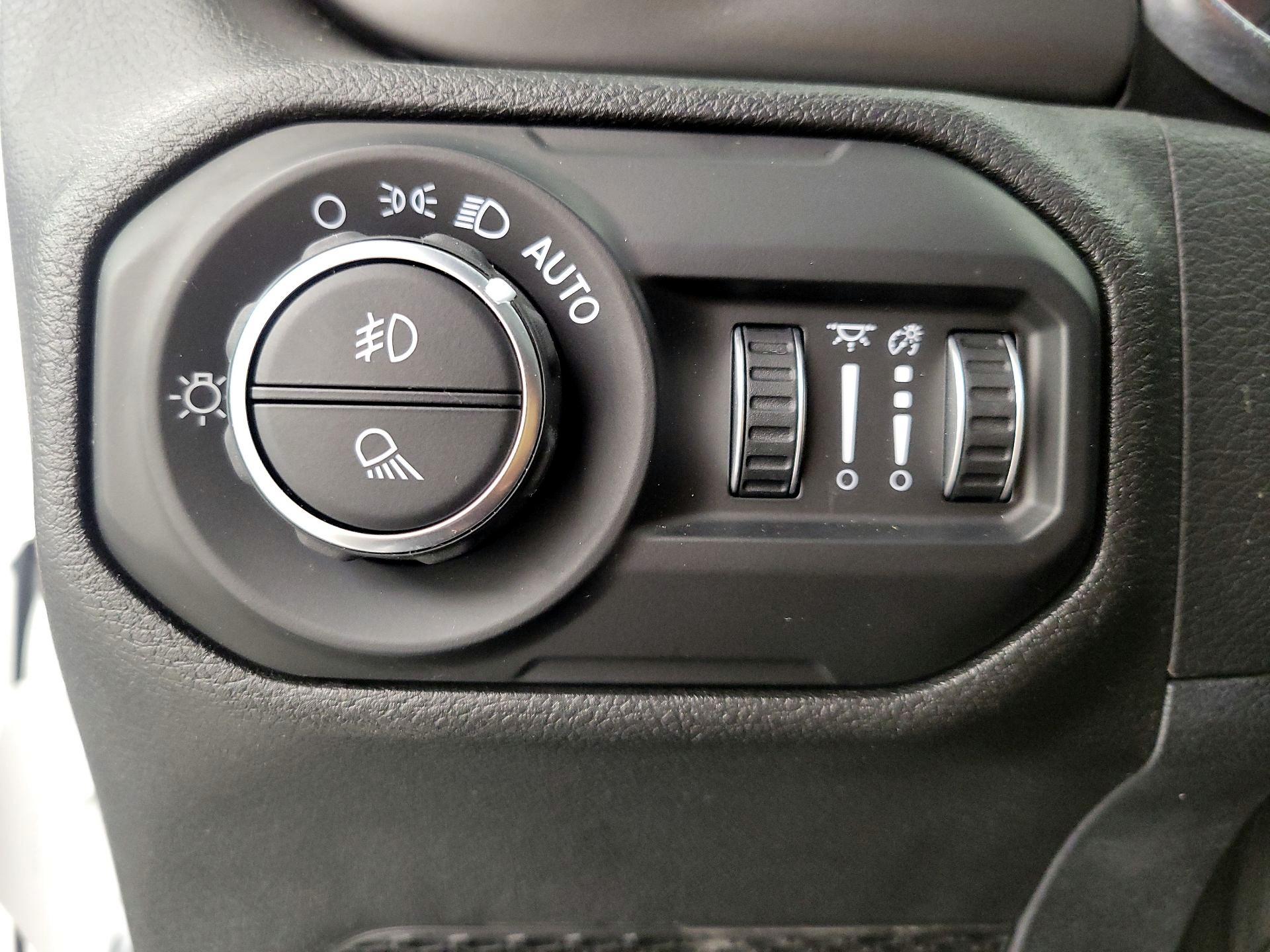 Thumbnail: 2021 Jeep Gladiator - 13