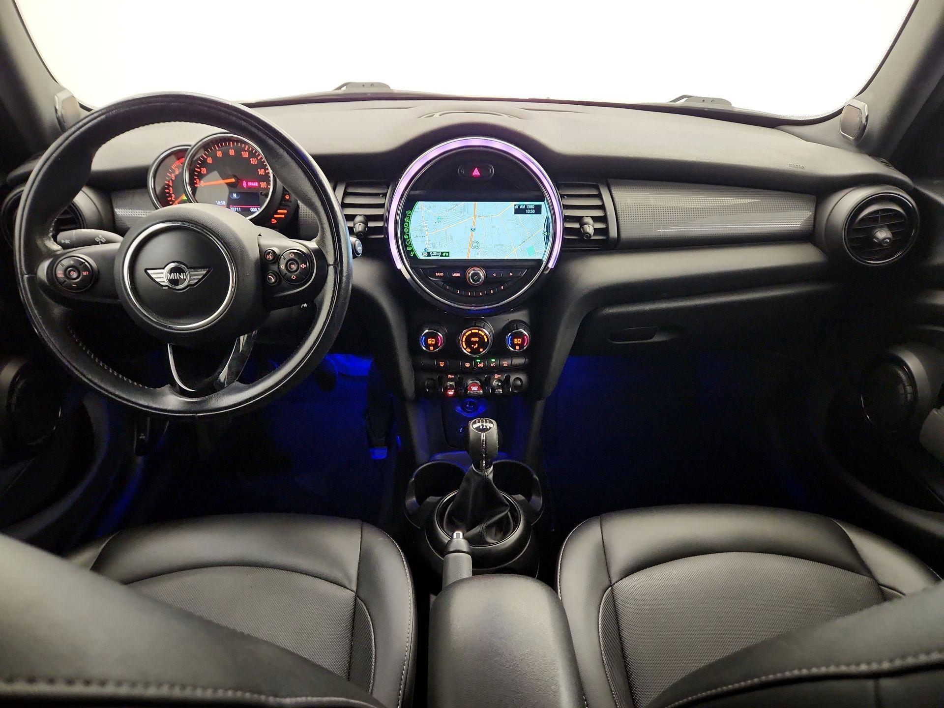 Thumbnail: 2017 MINI Cooper Hardtop - 9