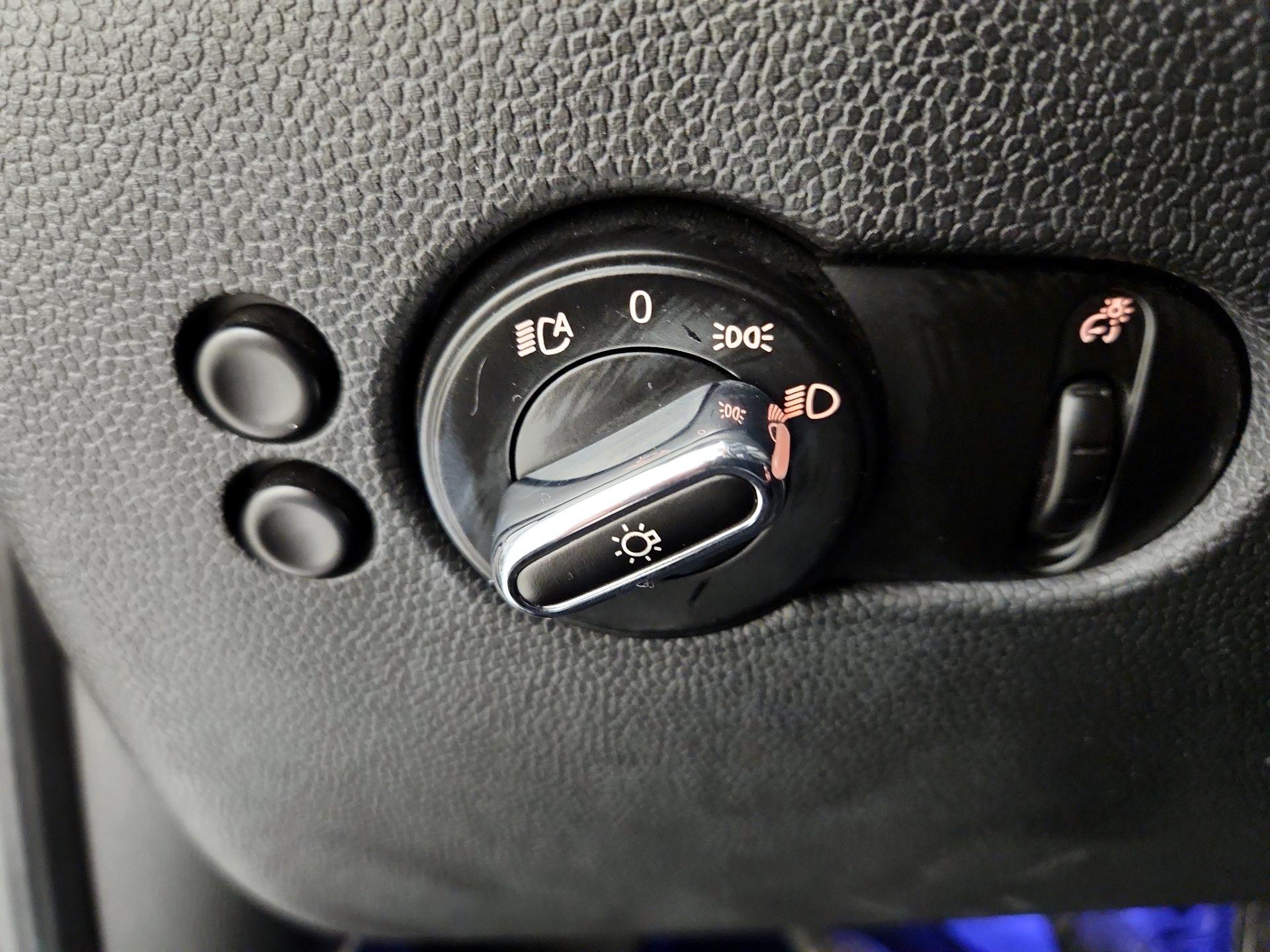 Thumbnail: 2017 MINI Cooper Hardtop - 13