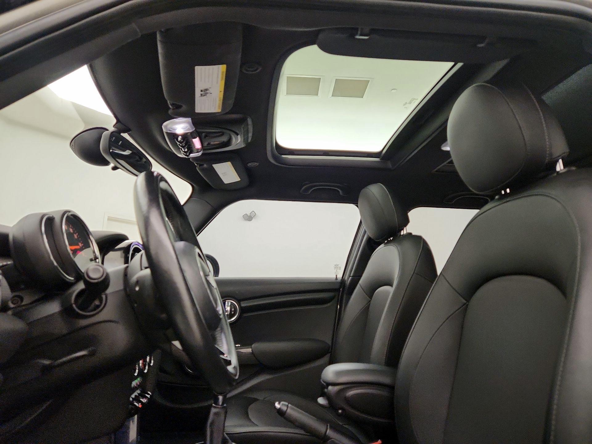 Thumbnail: 2017 MINI Cooper Hardtop - 20