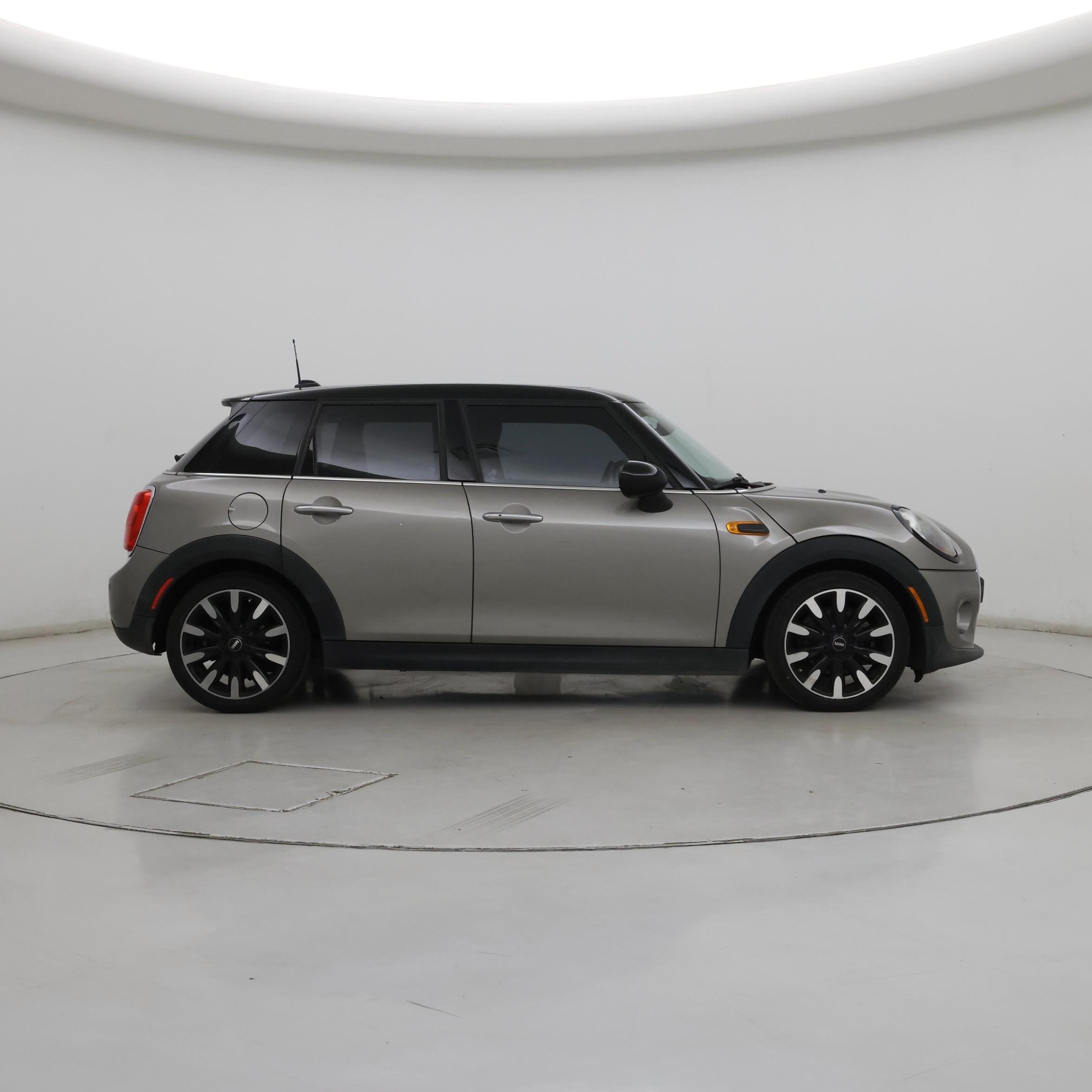 Thumbnail: 2017 MINI Cooper Hardtop - 7