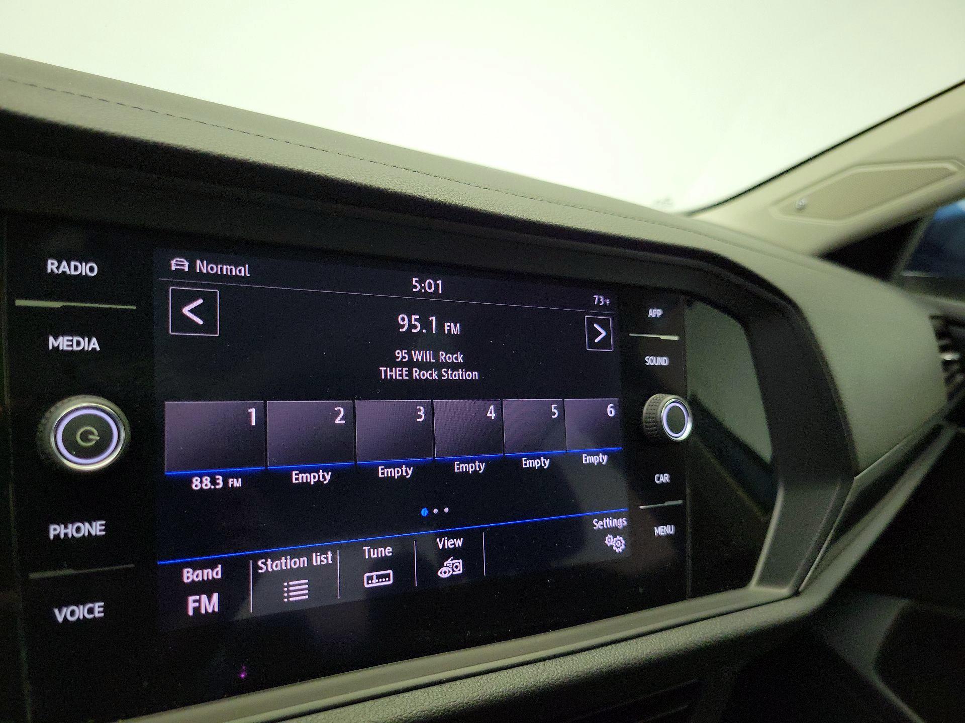 Thumbnail: 2019 Volkswagen Jetta - 15