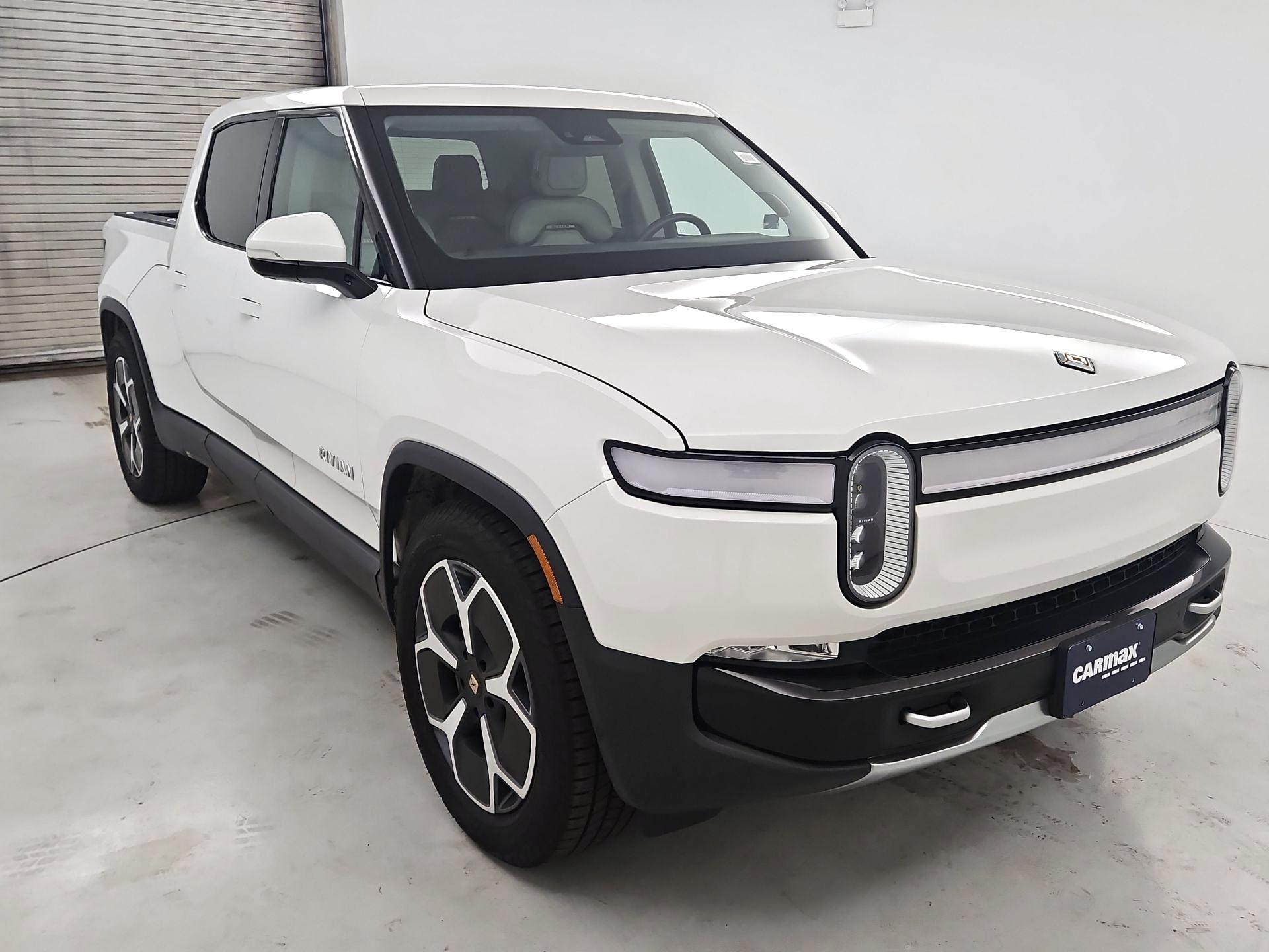 Thumbnail: 2024 Rivian R1T - 1