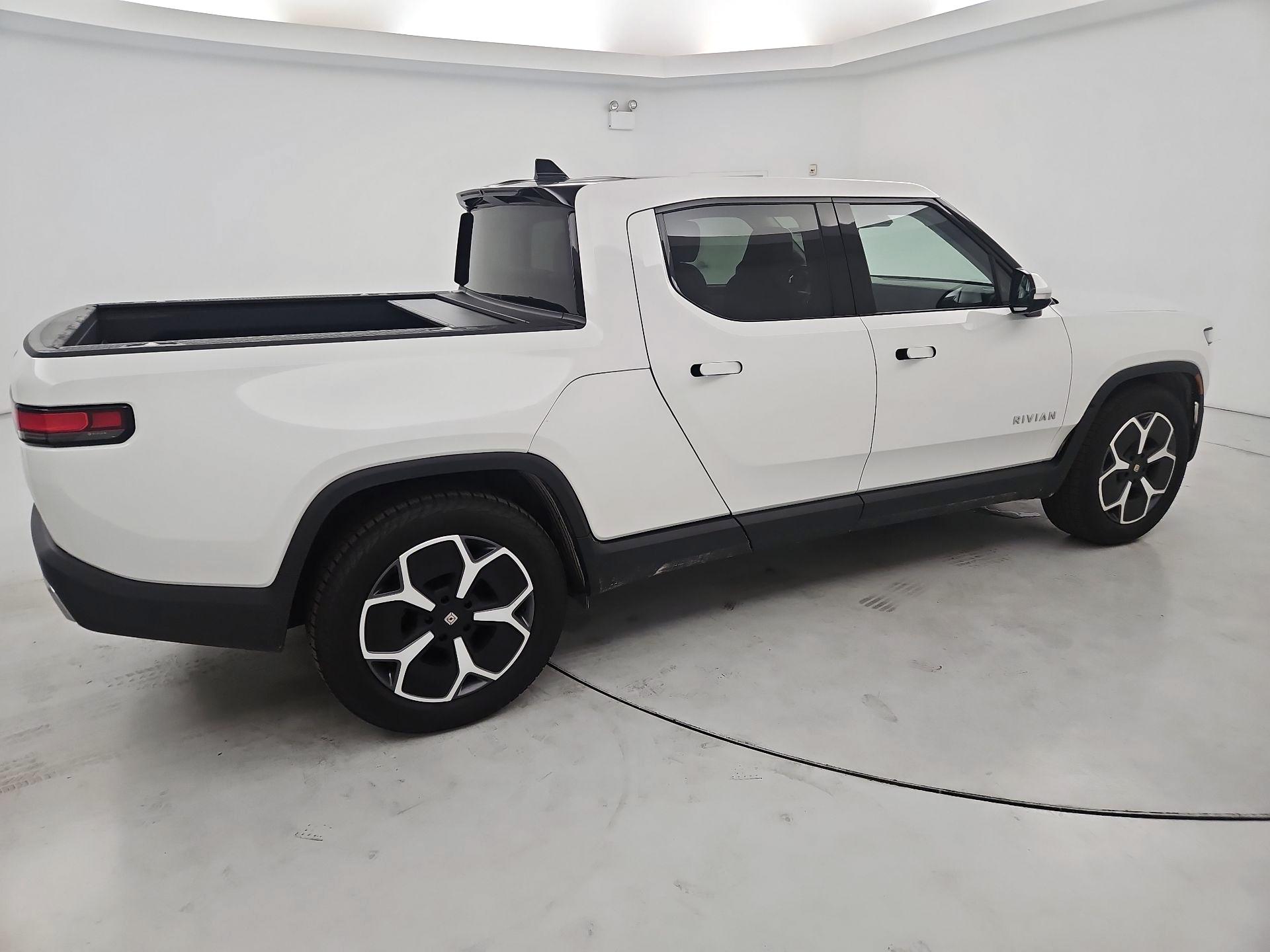 Thumbnail: 2024 Rivian R1T - 4