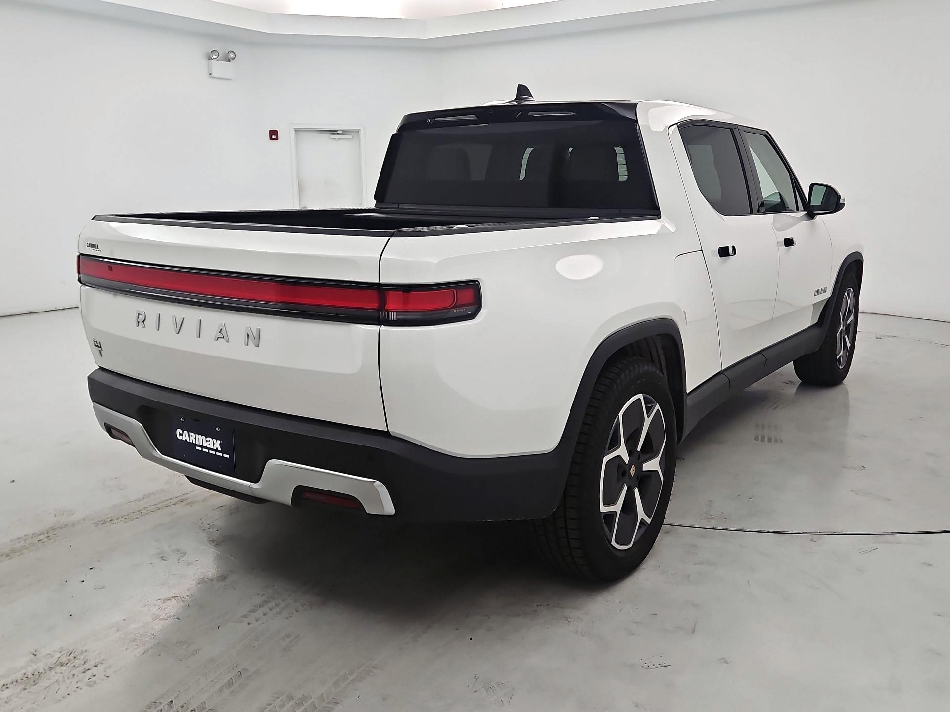 Thumbnail: 2024 Rivian R1T - 5