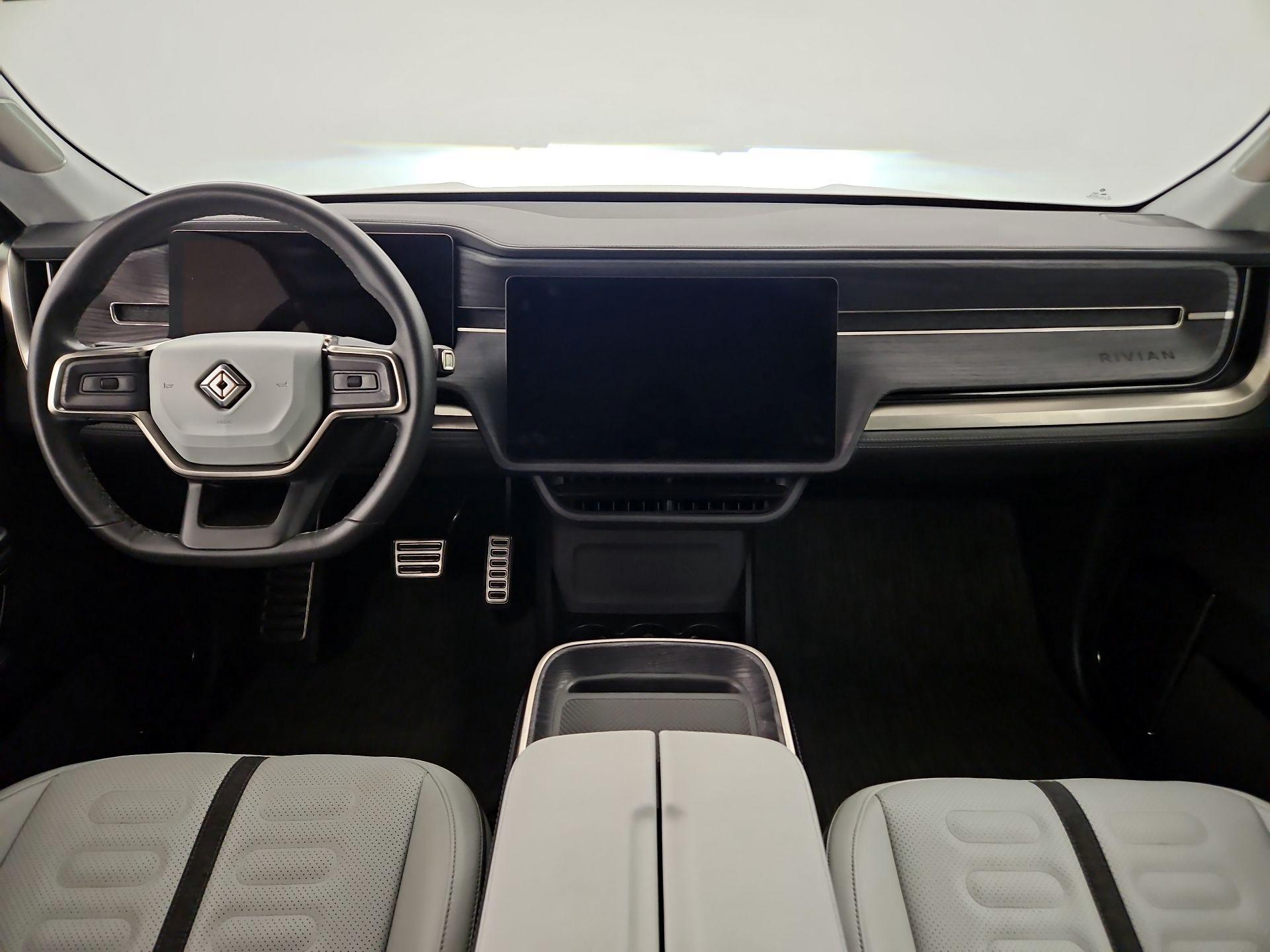 Thumbnail: 2024 Rivian R1T - 8