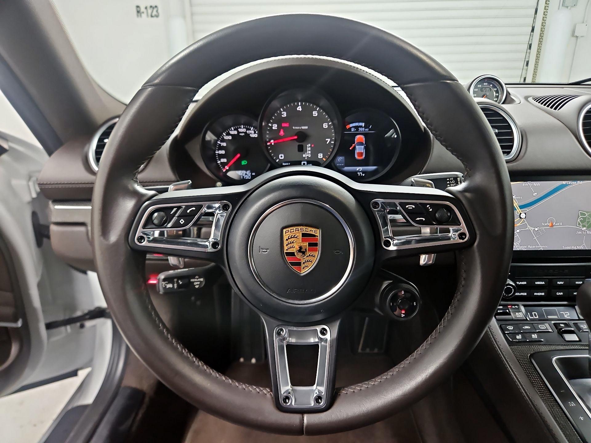 Thumbnail: 2017 Porsche 718 Cayman - 10