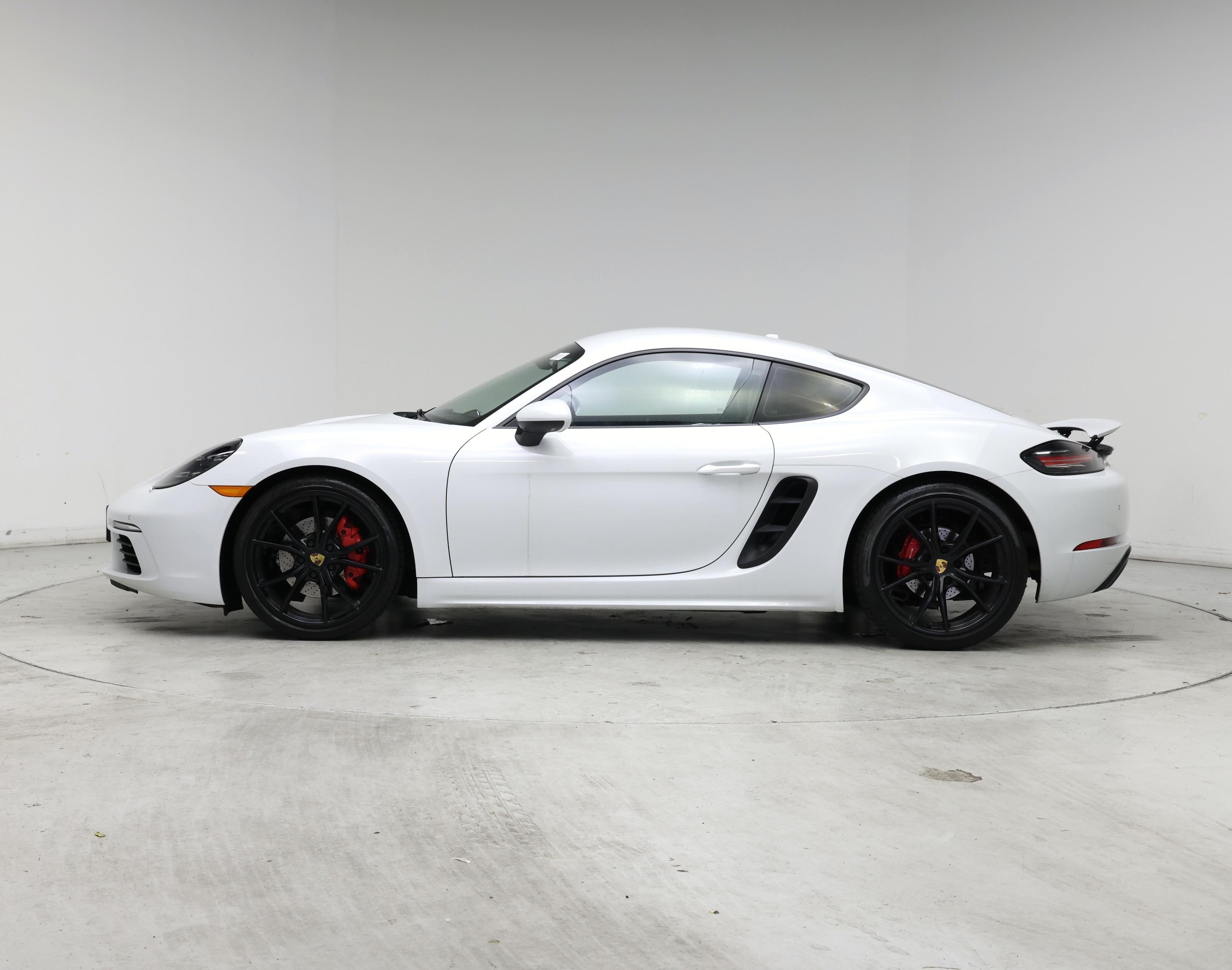 Thumbnail: 2017 Porsche 718 Cayman - 3