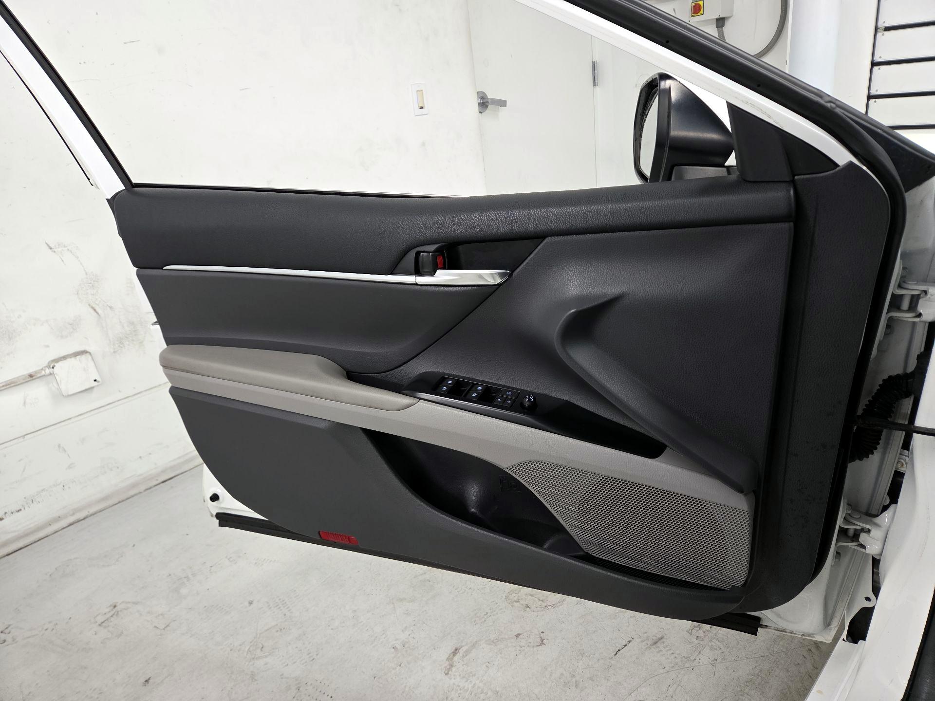 Thumbnail: 2020 Toyota Camry - 12
