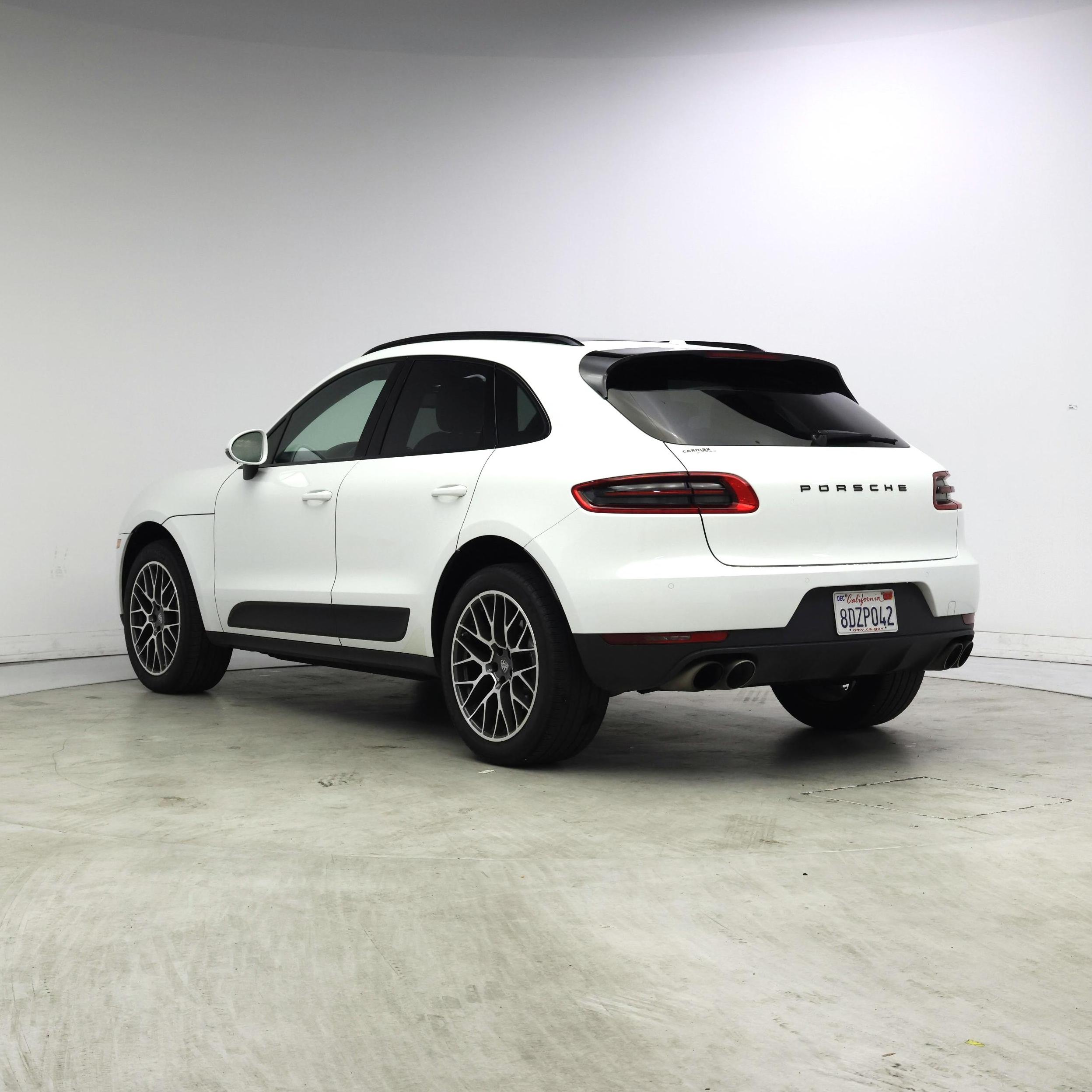 Thumbnail: 2018 Porsche Macan - 2