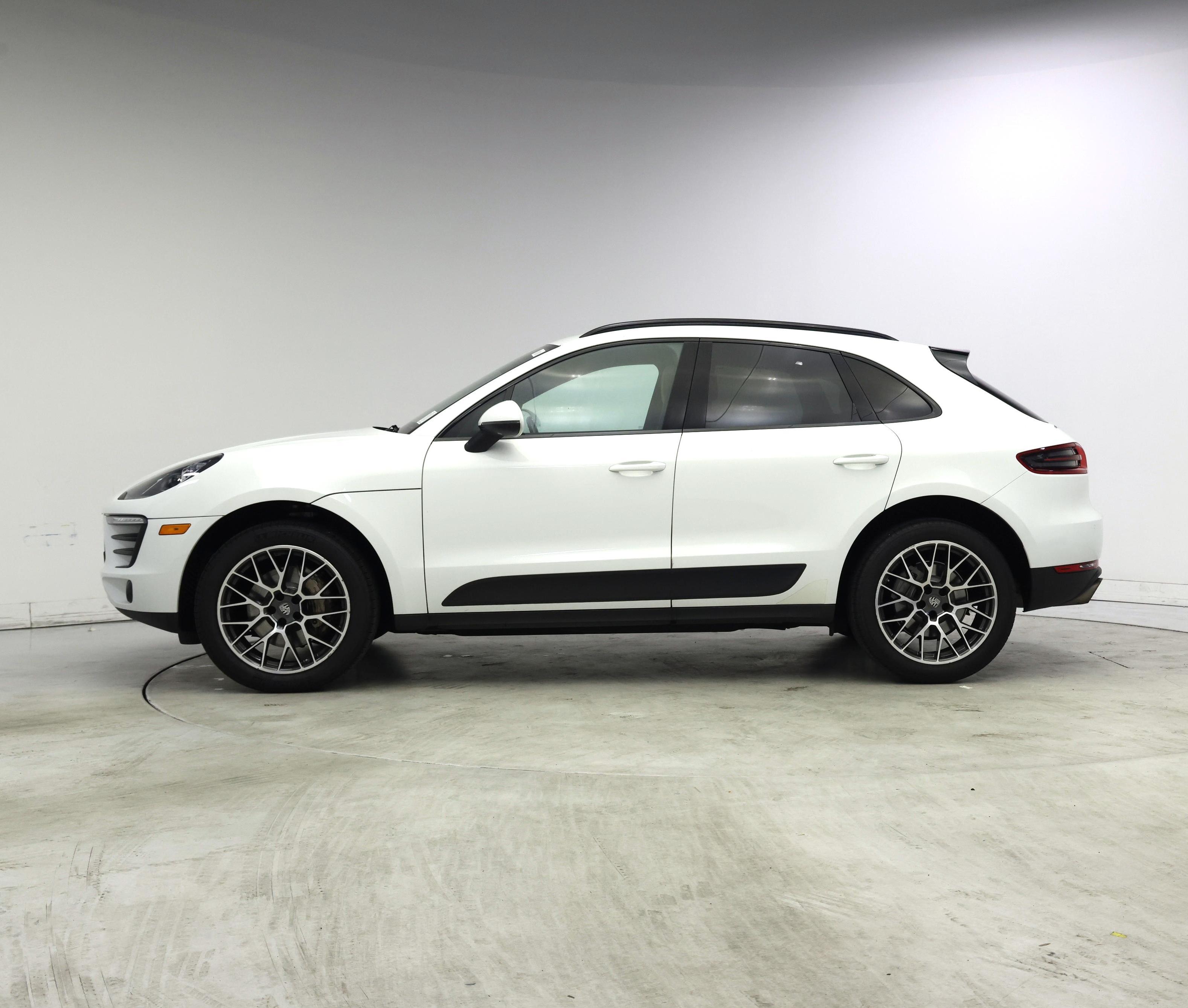 Thumbnail: 2018 Porsche Macan - 3
