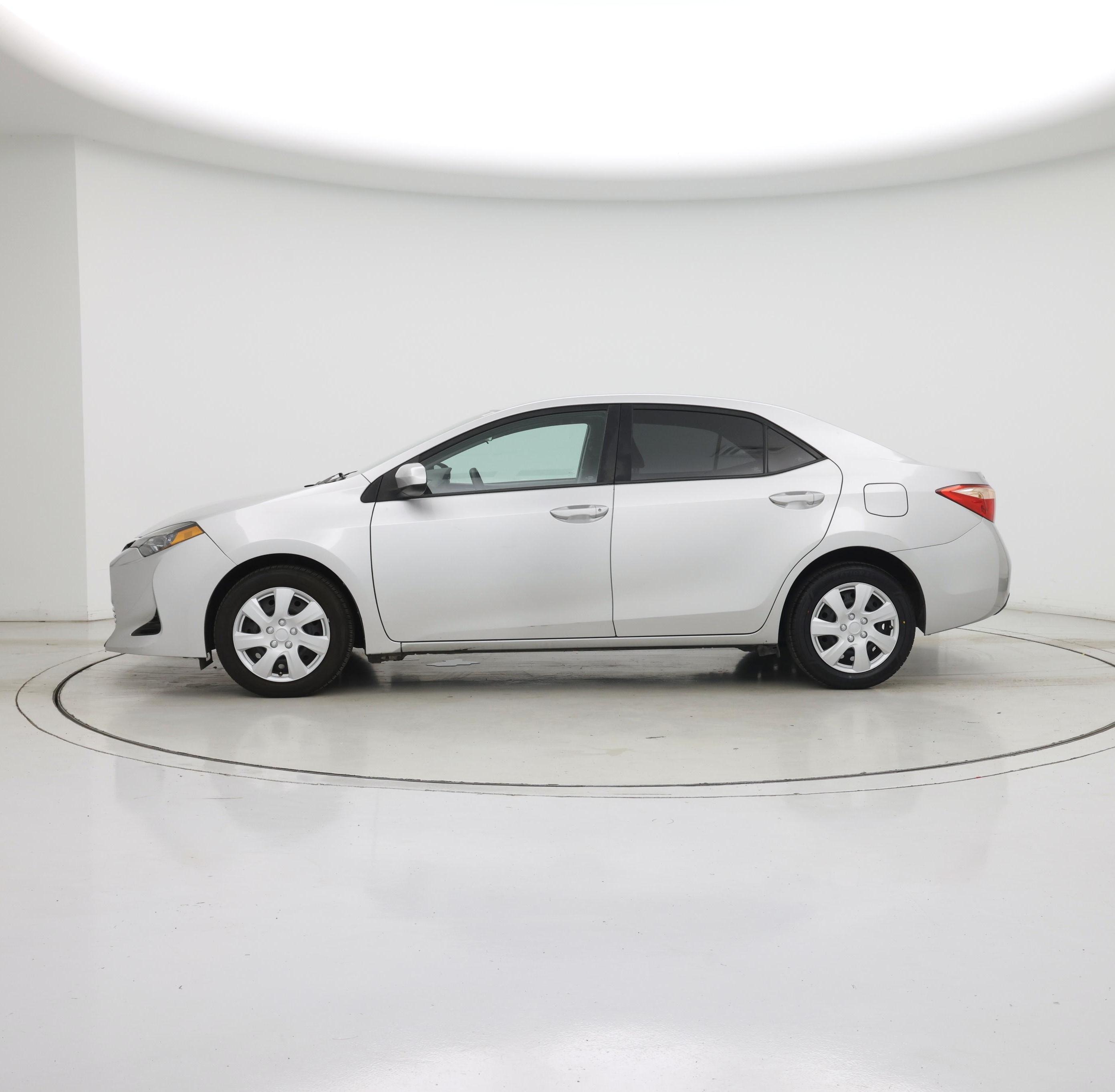 Thumbnail: 2017 Toyota Corolla - 3