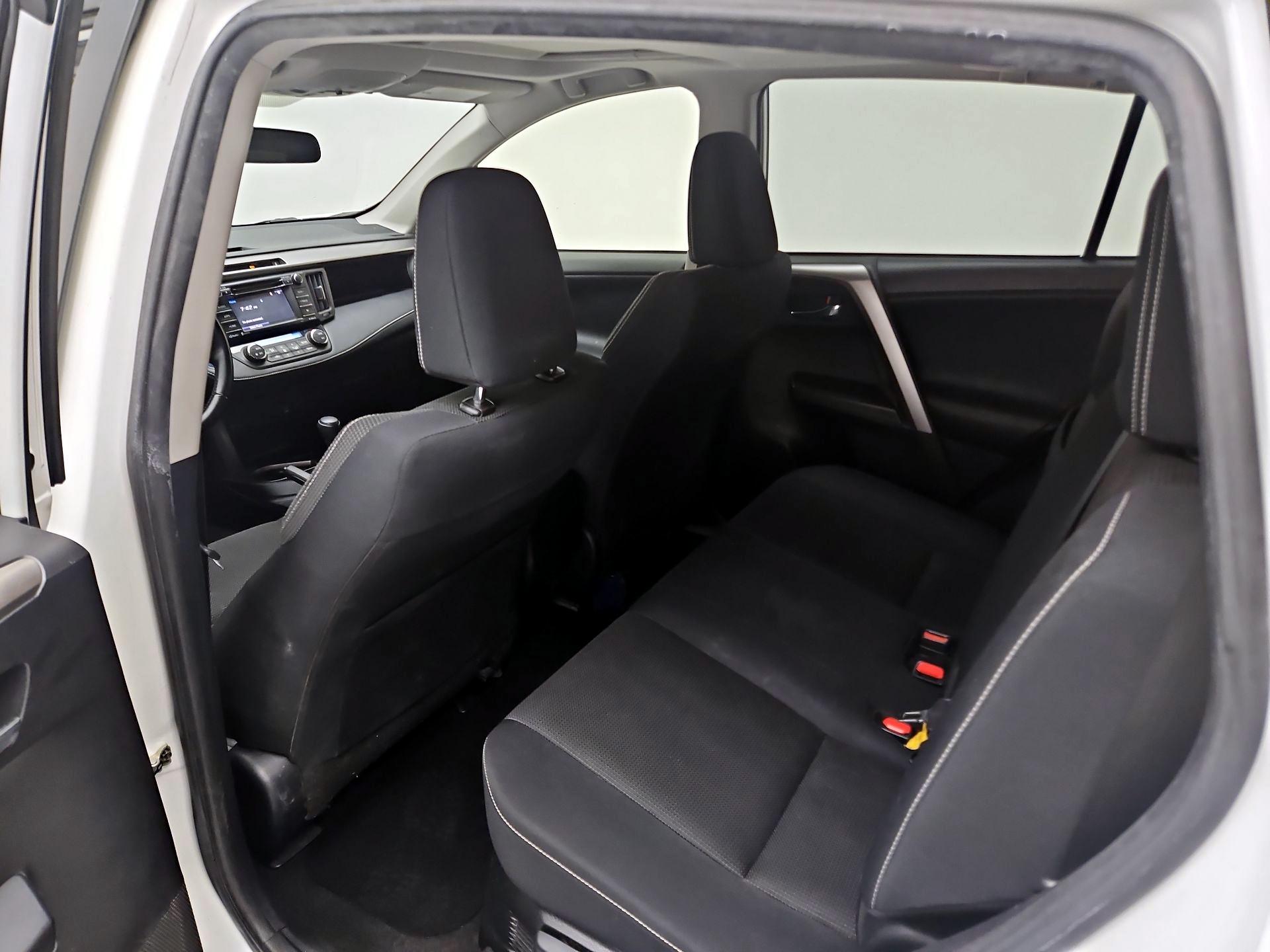 Thumbnail: 2016 Toyota RAV4 - 19
