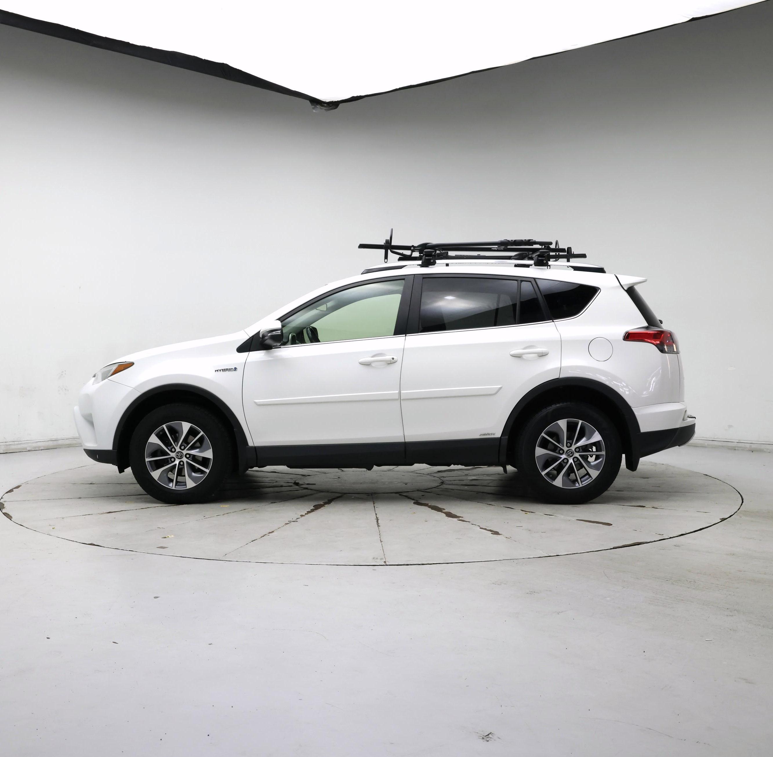 Thumbnail: 2016 Toyota RAV4 - 3