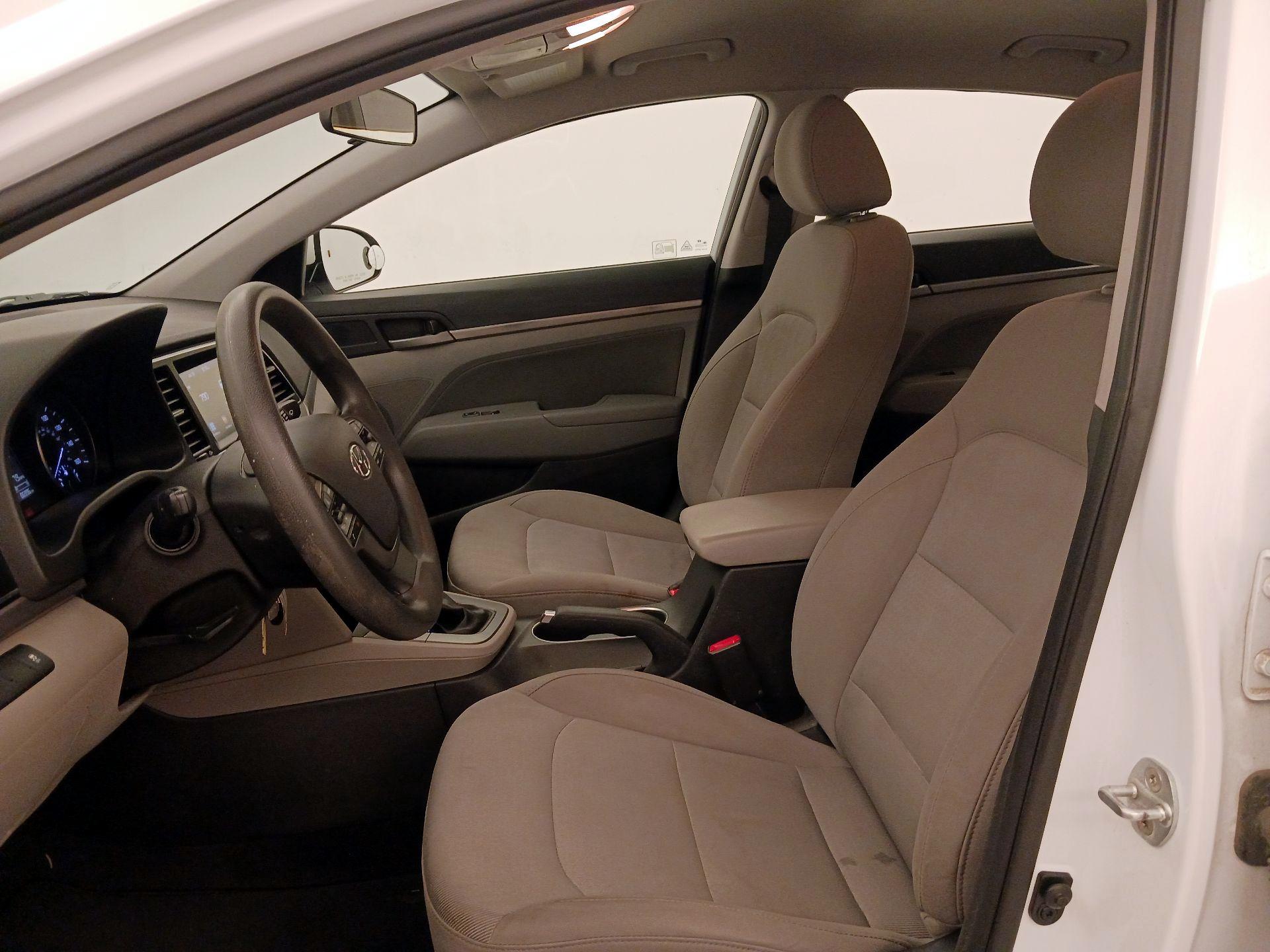 Thumbnail: 2017 Hyundai Elantra - 11