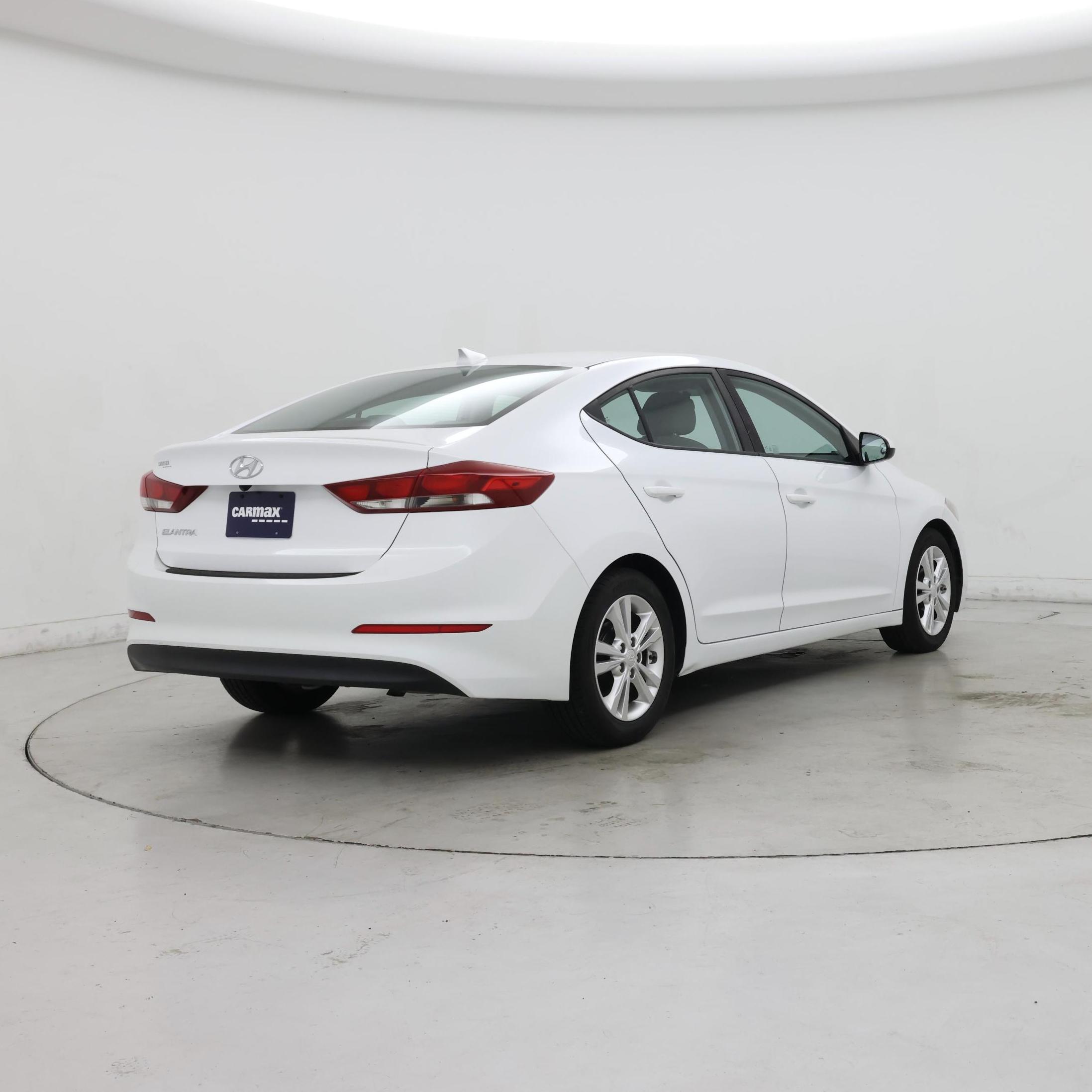 Thumbnail: 2017 Hyundai Elantra - 8