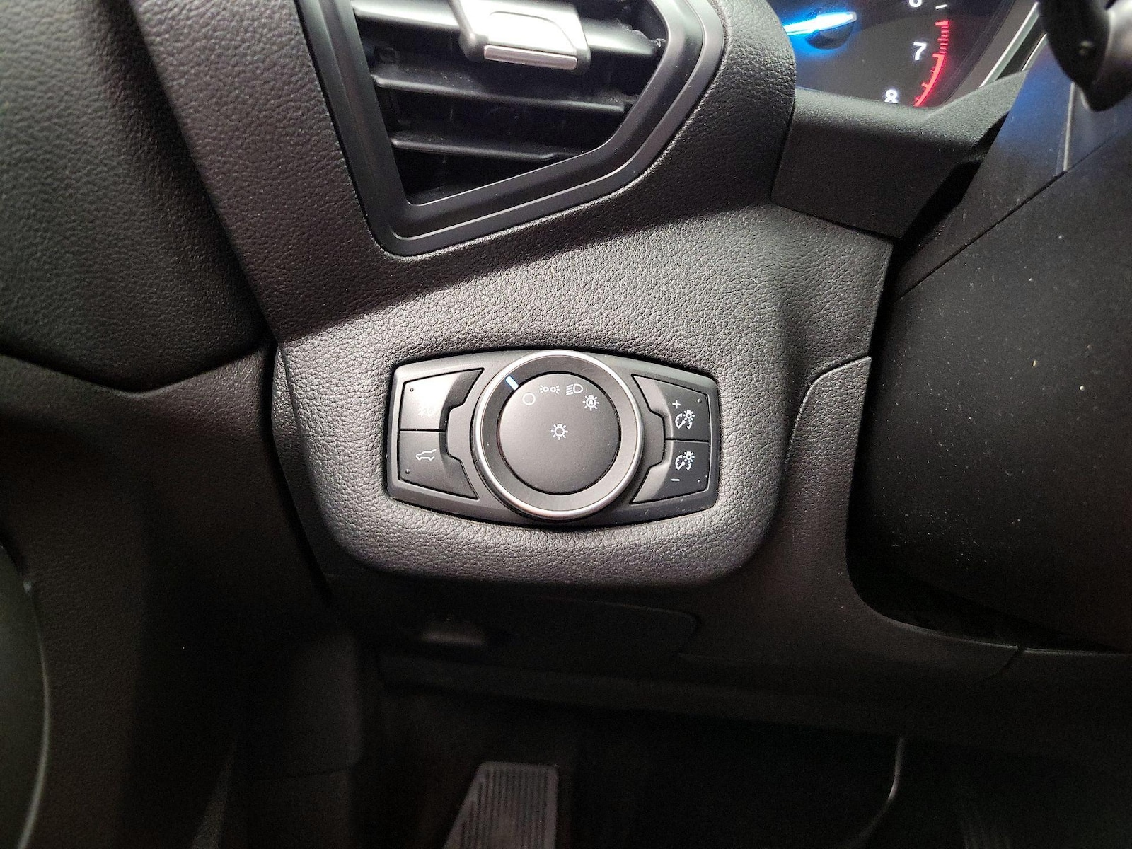 2018 Ford Escape SE - Photo 14