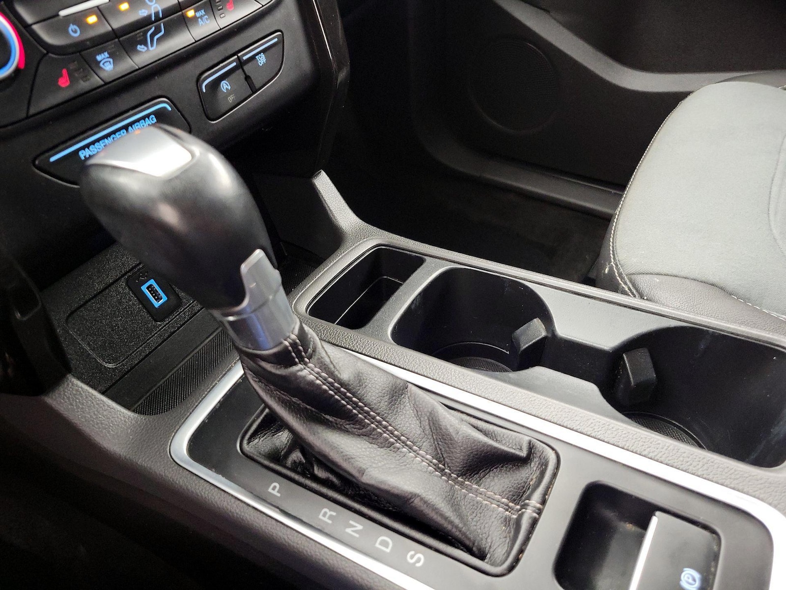 2018 Ford Escape SE - Photo 18